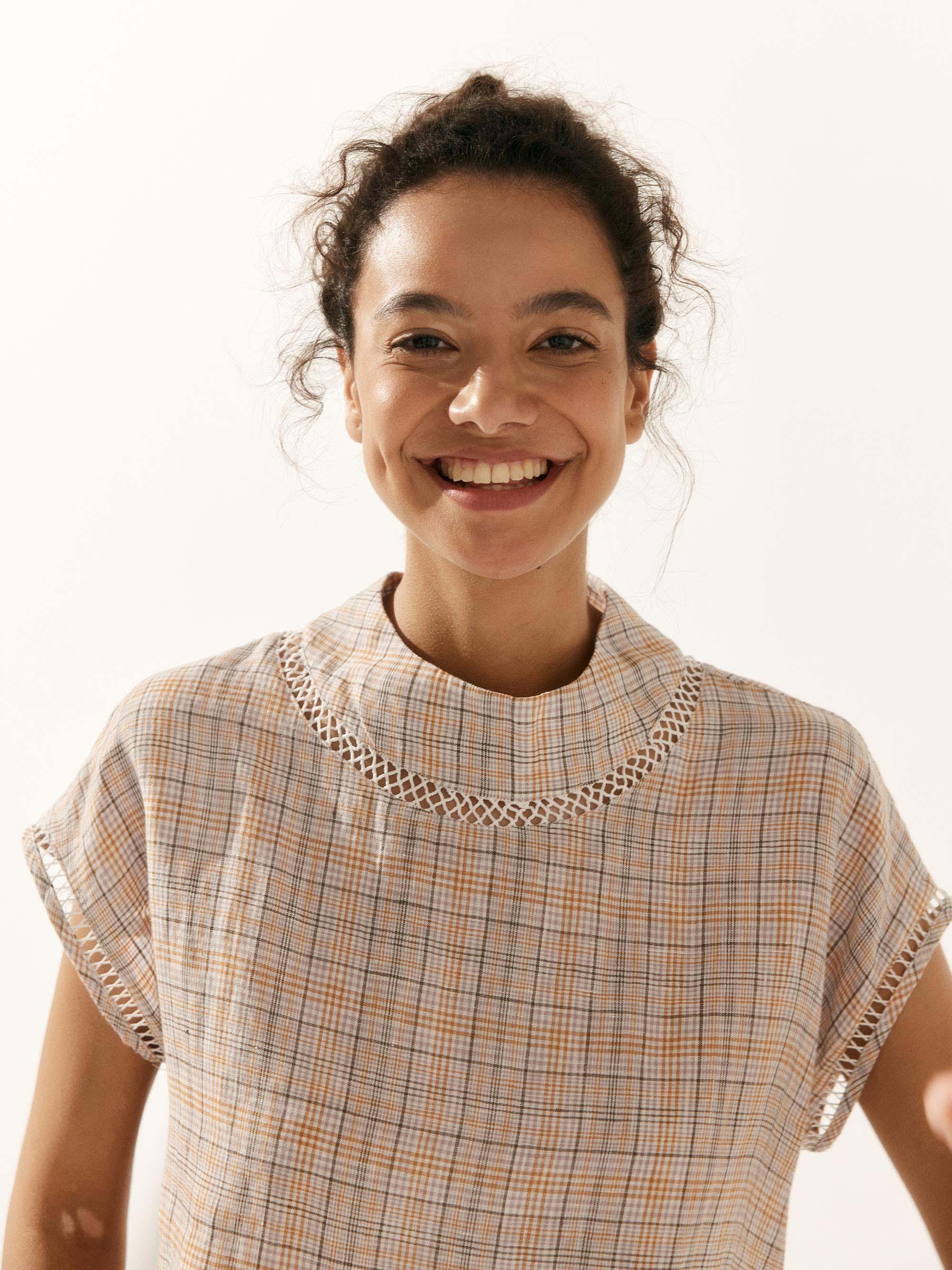 100% Linen Gingham Checked Cutout Turtleneck Top CAROL by LINTICO