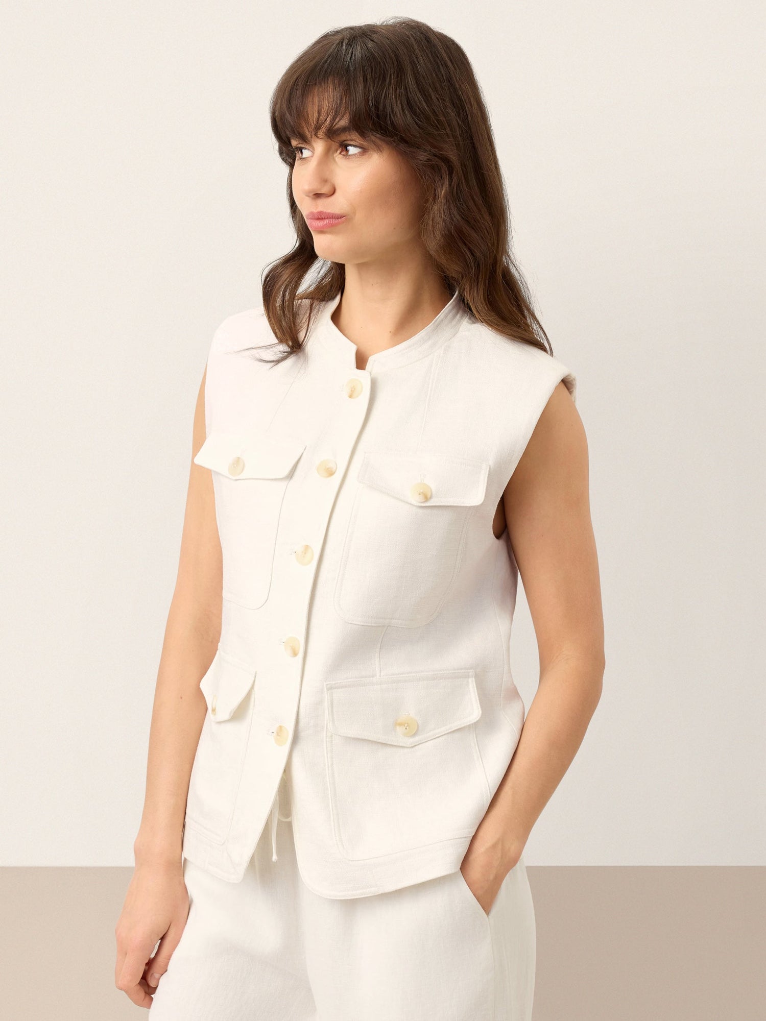 Linen Four-Pocket Tailored Sleeveless Vest COSIMA by LINTICO