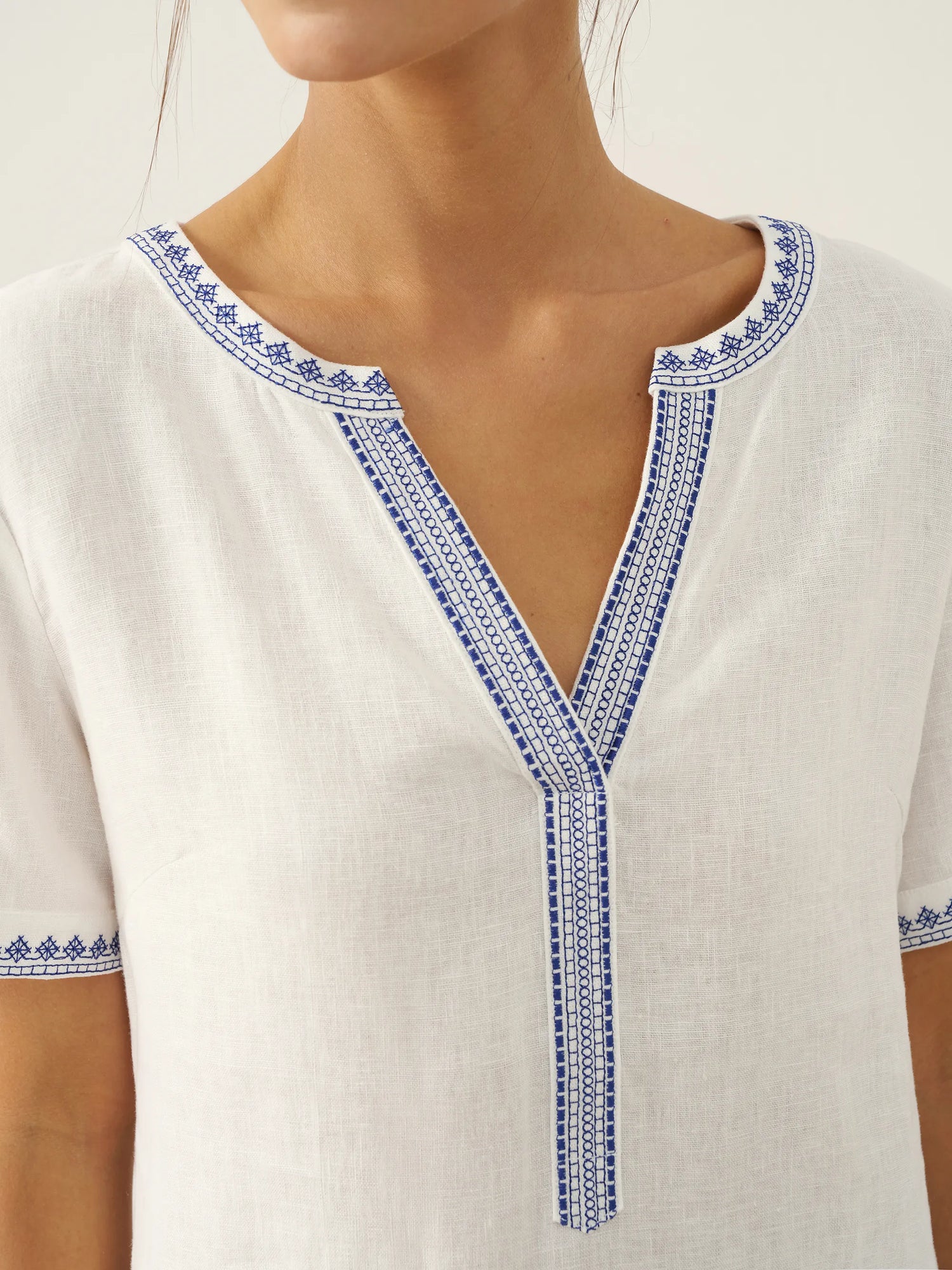 100% Linen Embroidered V-Neck Midi Dress with Belt FELLIS by LINTICO