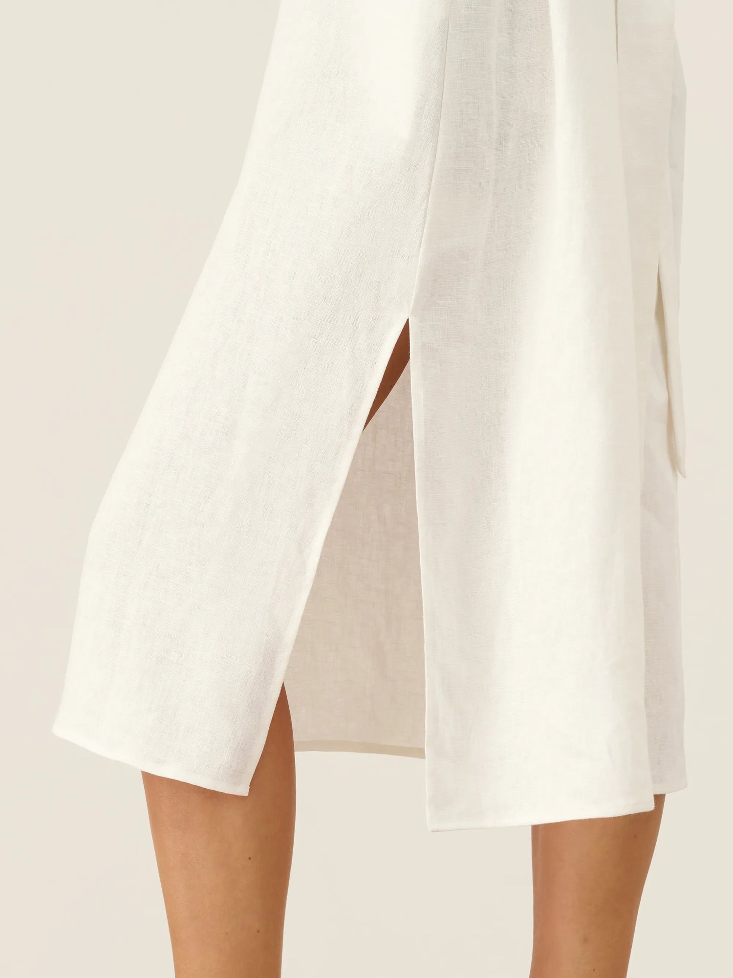 100% Linen Embroidered V-Neck Midi Dress with Belt FELLIS by LINTICO