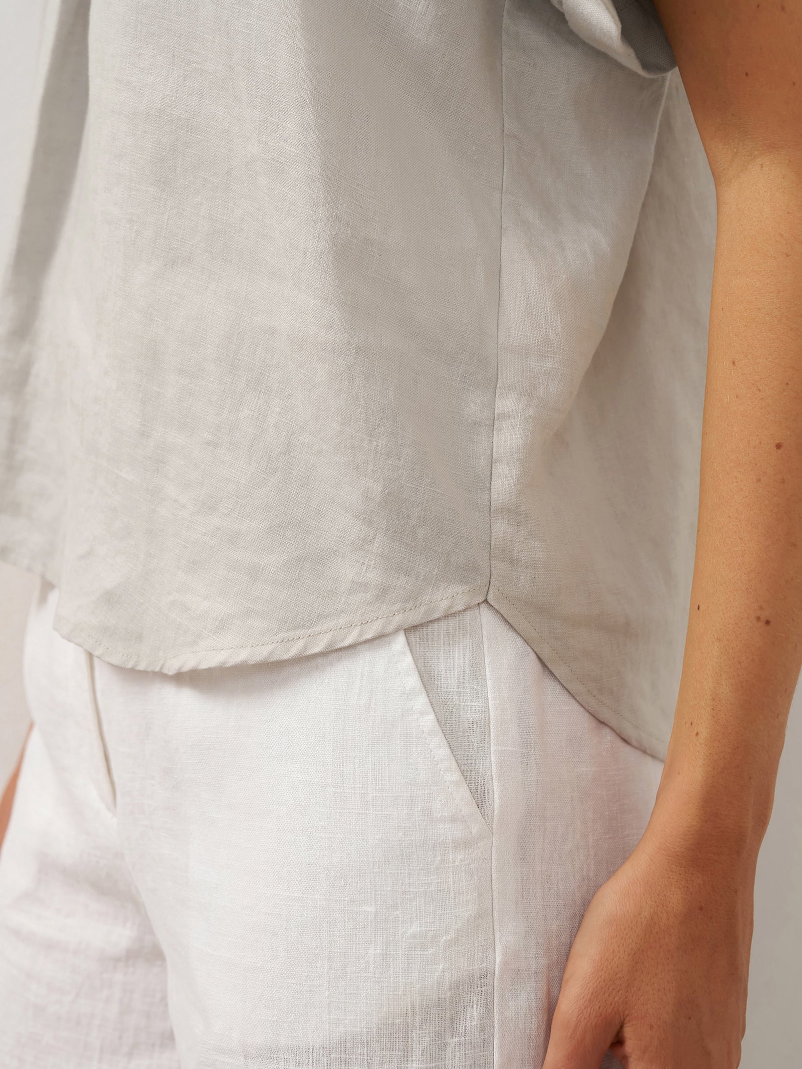 100% Linen Blazer-Inspired Pullover Top DINA by LINTICO