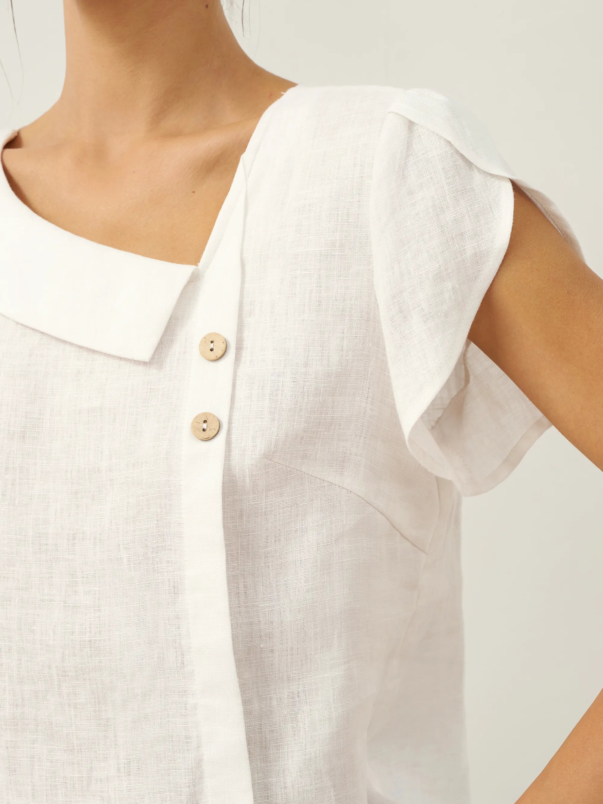 100% Linen Crescent Collar Flutter Sleeve Top FARA by LINTICO