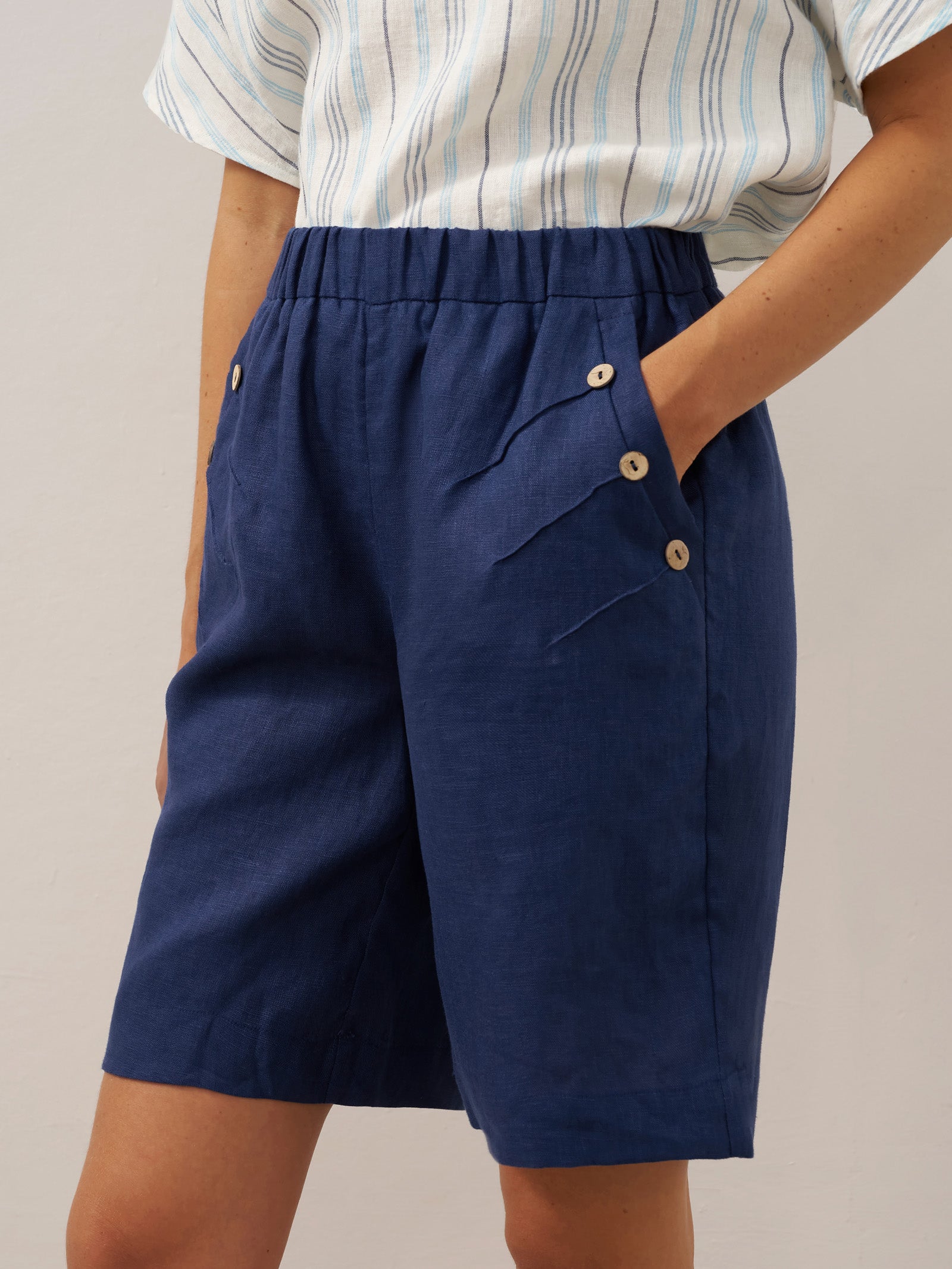 100% Linen Elastic Waistband Capri Pants ANNA by LINTICO