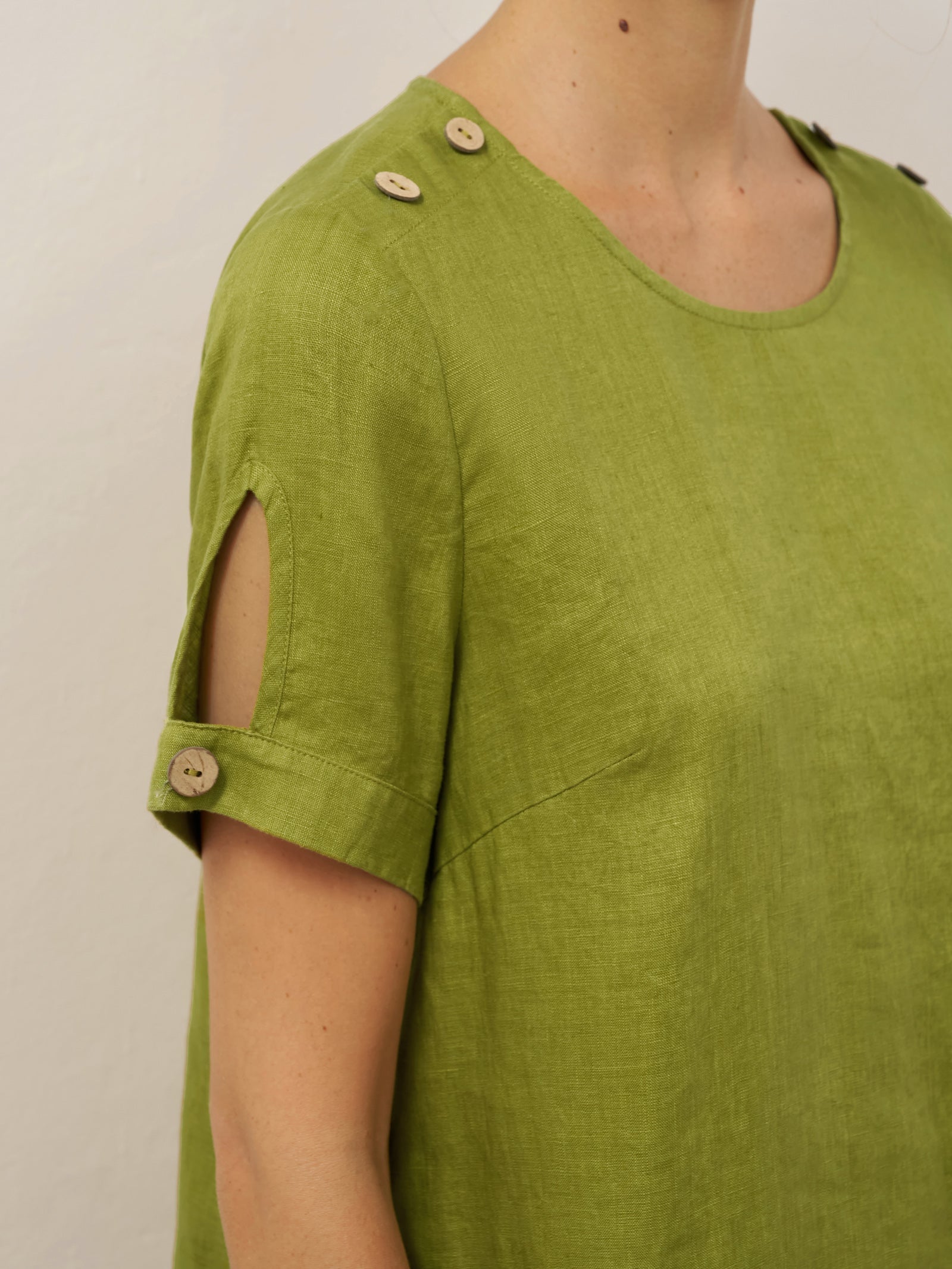 100% Linen Eyelet Short Sleeve Mini Dress LIA by LINTICO