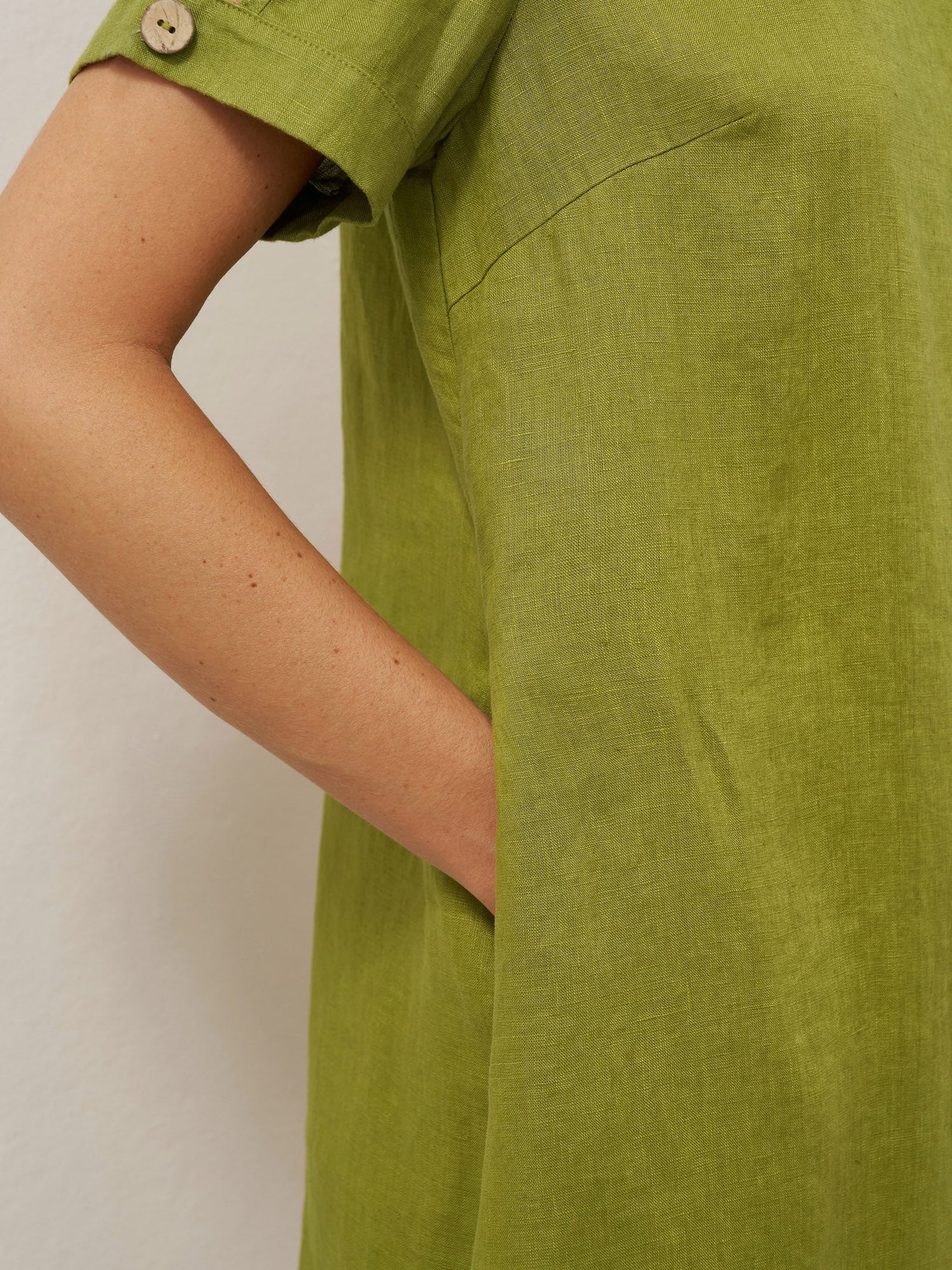 100% Linen Eyelet Short Sleeve Mini Dress LIA by LINTICO