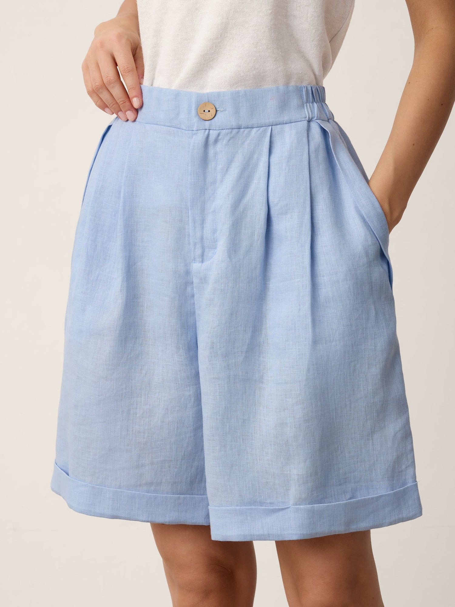 100% Linen Pleated Cuffed Shorts IRISSA by LINTICO