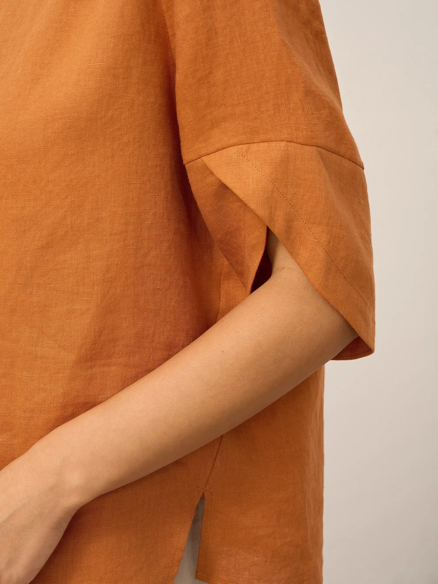100% Linen Round Neck Petal-Sleeve Pullover LAUREL by LINTICO