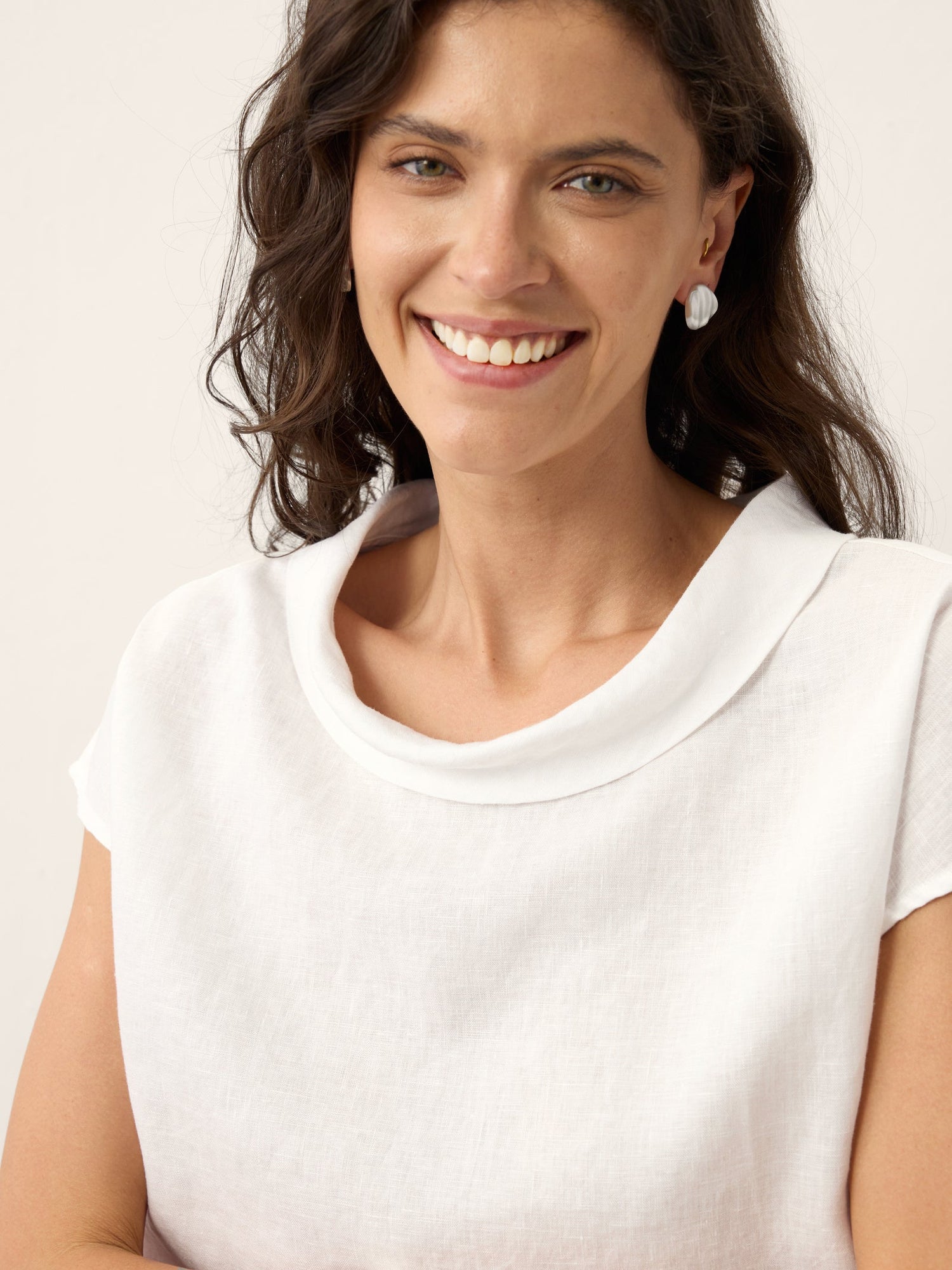 100% Linen Soft-Fold Collar Shell Button Top SABINE by LINTICO
