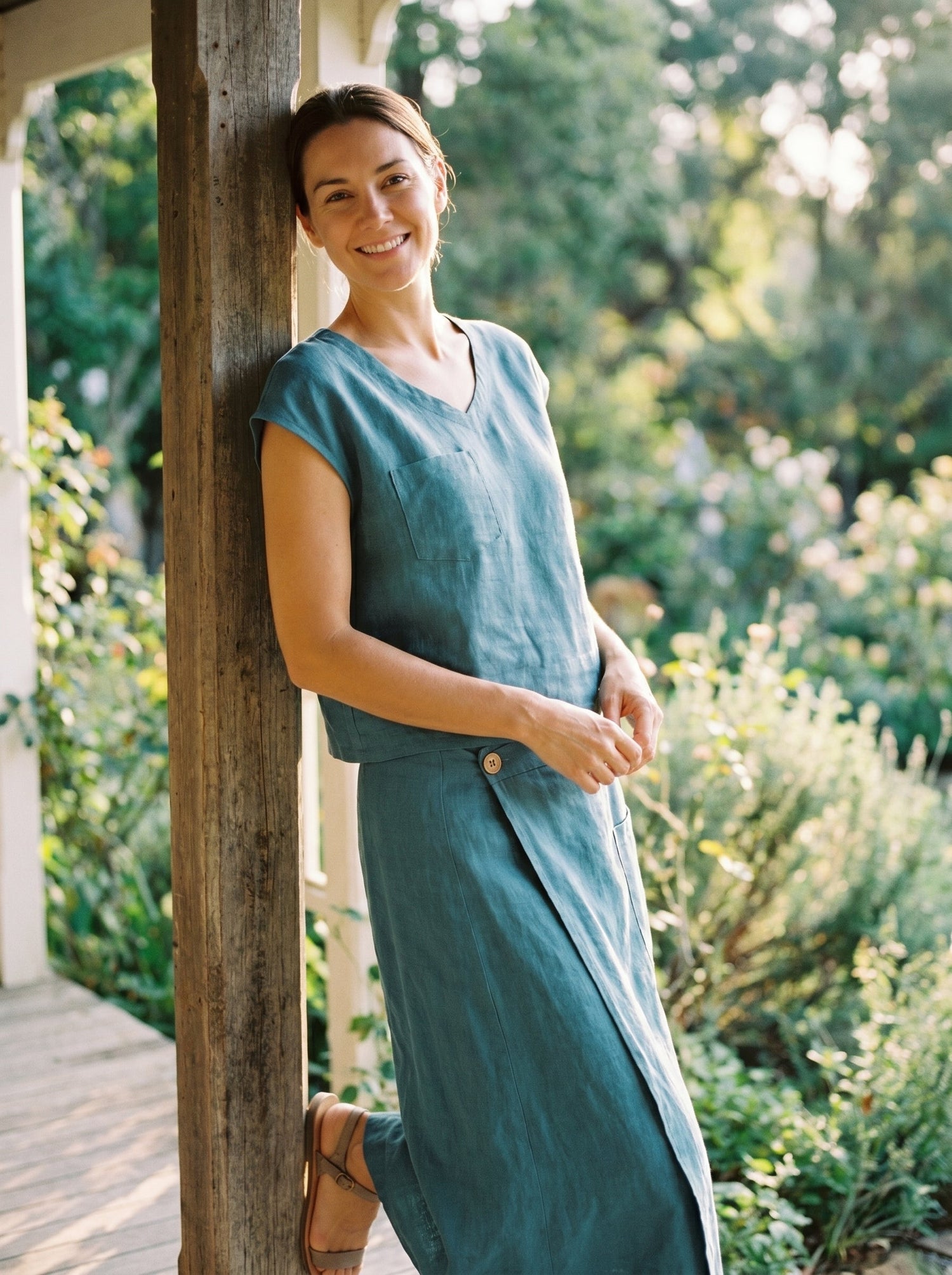 100% Linen V-Neck Cap Sleeve Crop Top FRESSA by LINTICO
