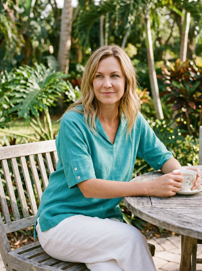 Linen V-Neck Short-Sleeve Shirt SIERRA  DestGlow