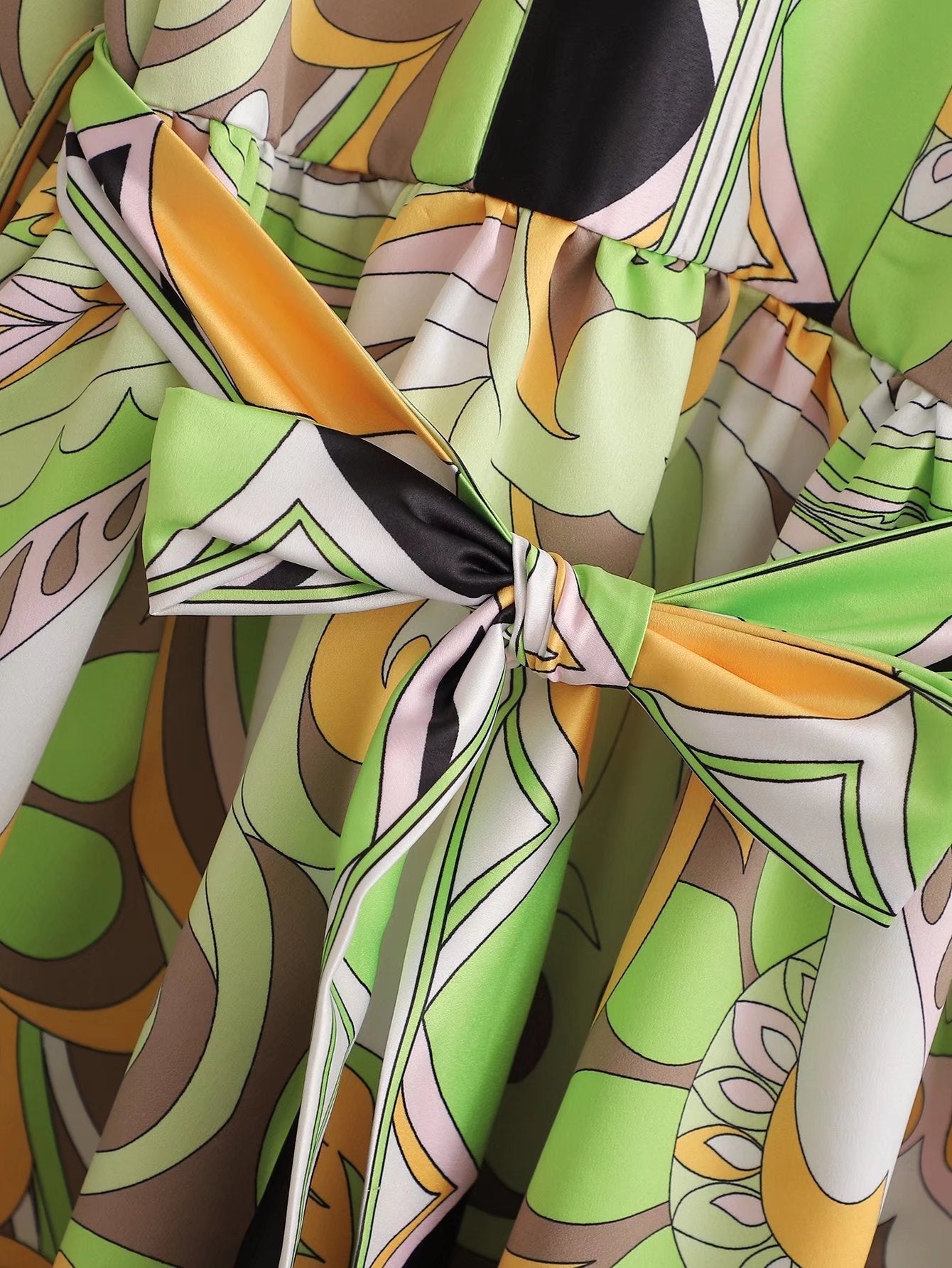 Sources Vintage Printed V neck Waist Controlled Long Sleeves Mid Length Dress Spring Summer Plus Size Slimming Dress 