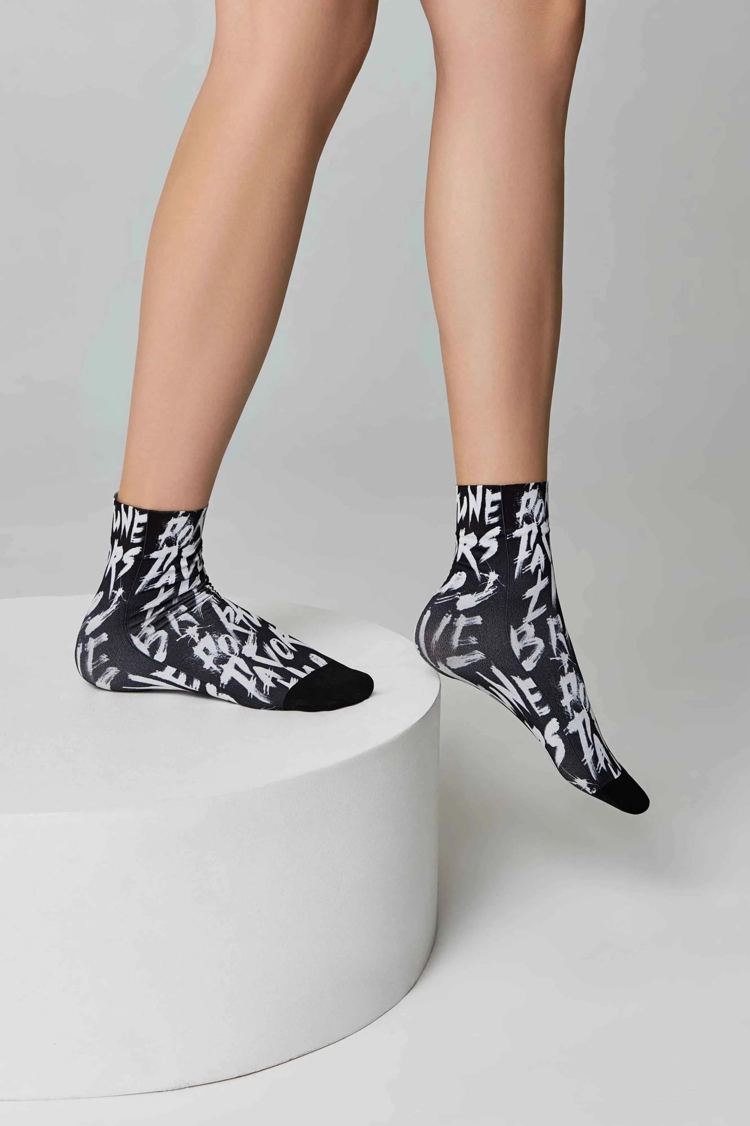 Dense Socks Conte Fantasy 911 - Brave Pattern