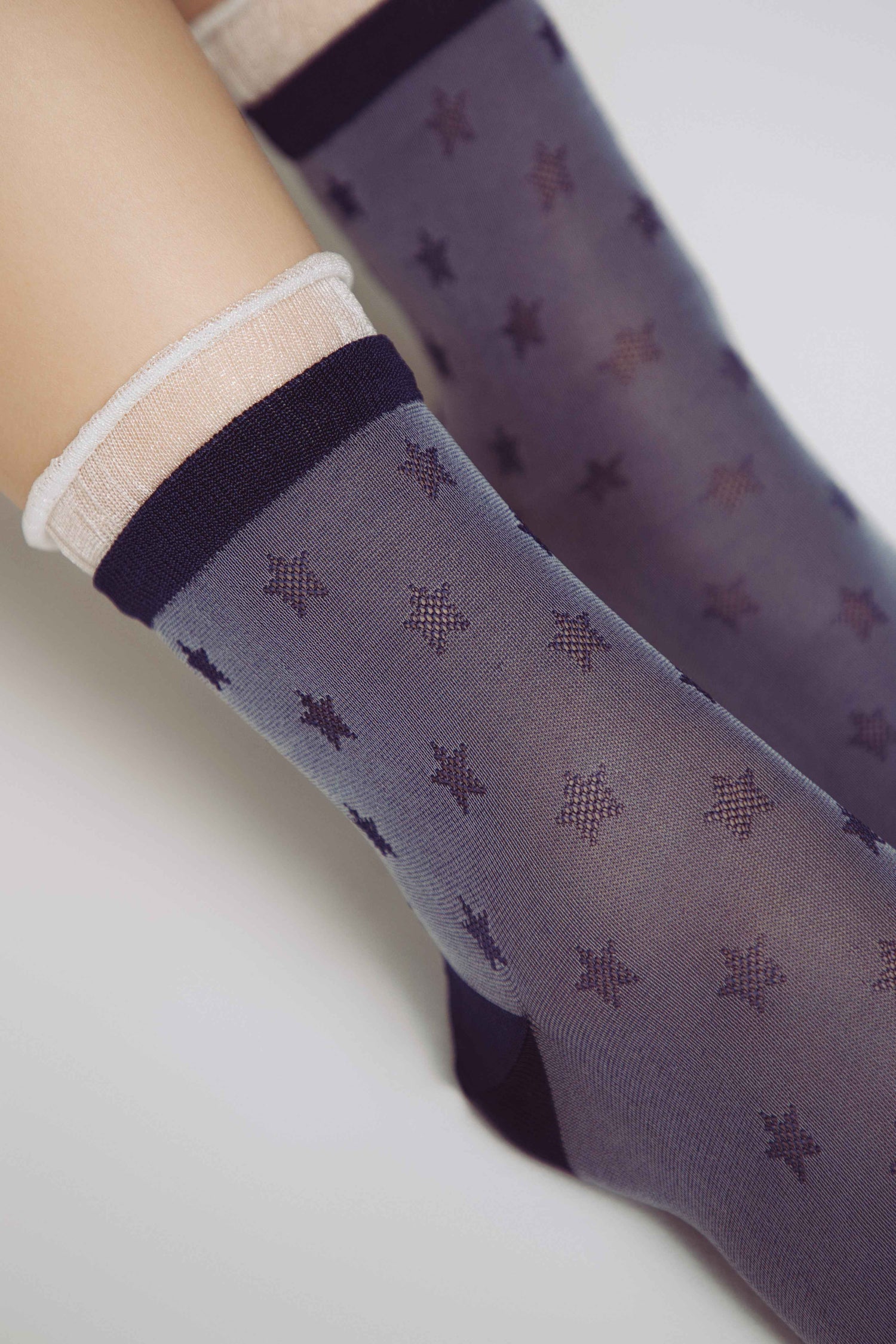 Conte Socks Classic - 491 Glossy Pattern and Decorative Transparent Mesh