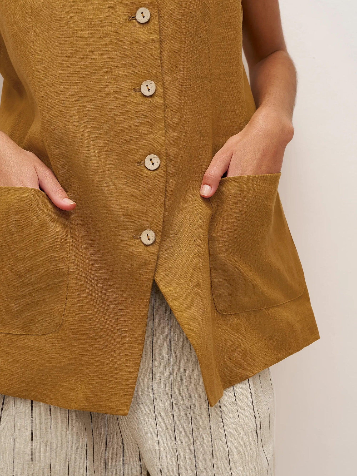 100% Linen Arc-Placket Button-Front Vest ELFRIDA by LINTICO