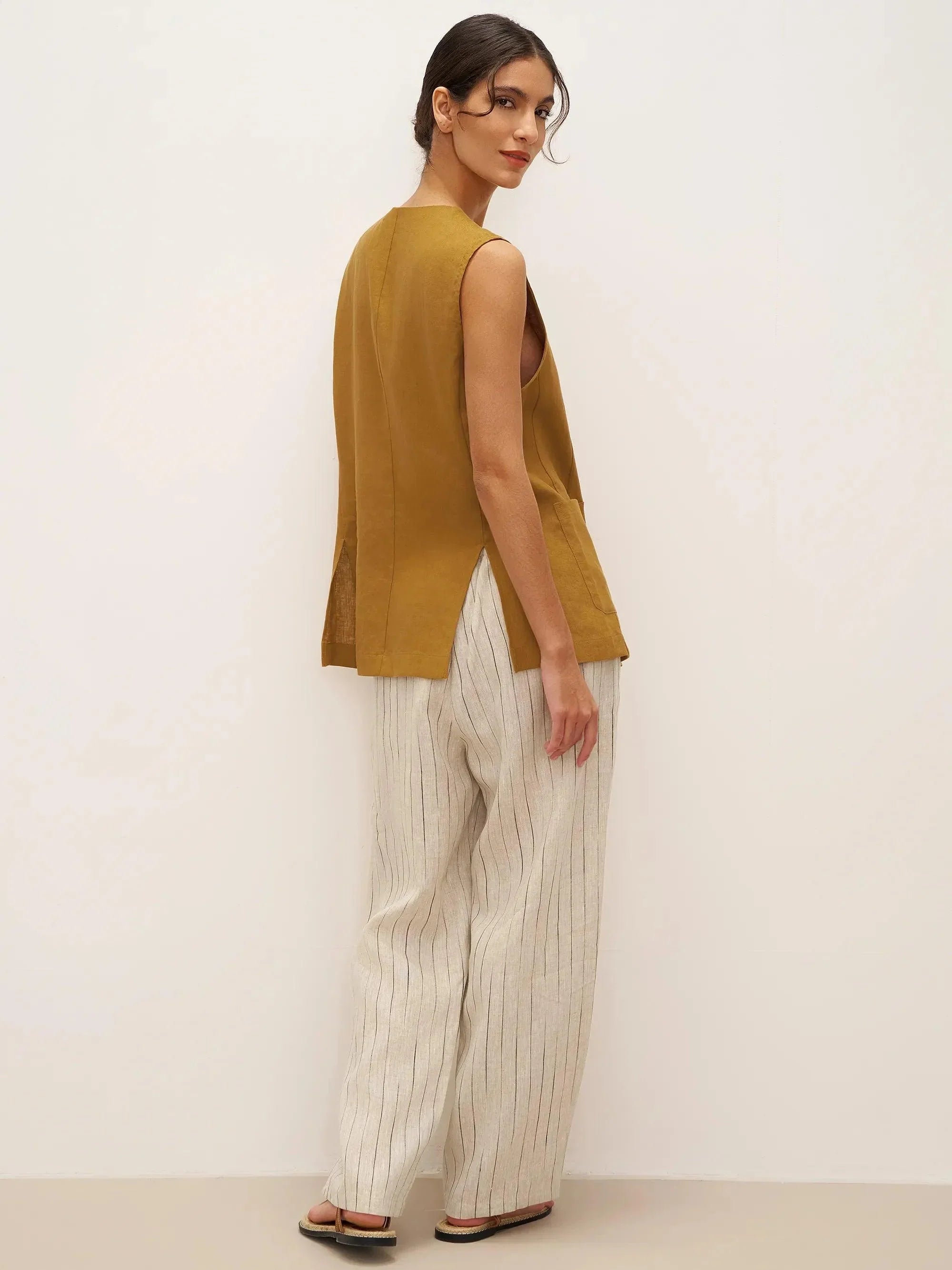 100% Linen Arc-Placket Button-Front Vest ELFRIDA by LINTICO