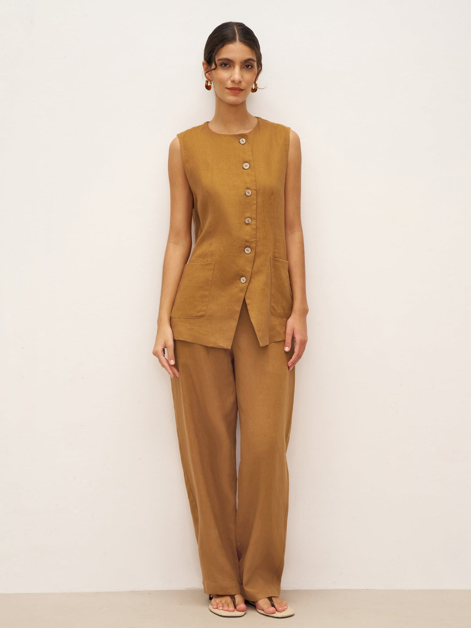 100% Linen Arc-Placket Button-Front Vest ELFRIDA by LINTICO