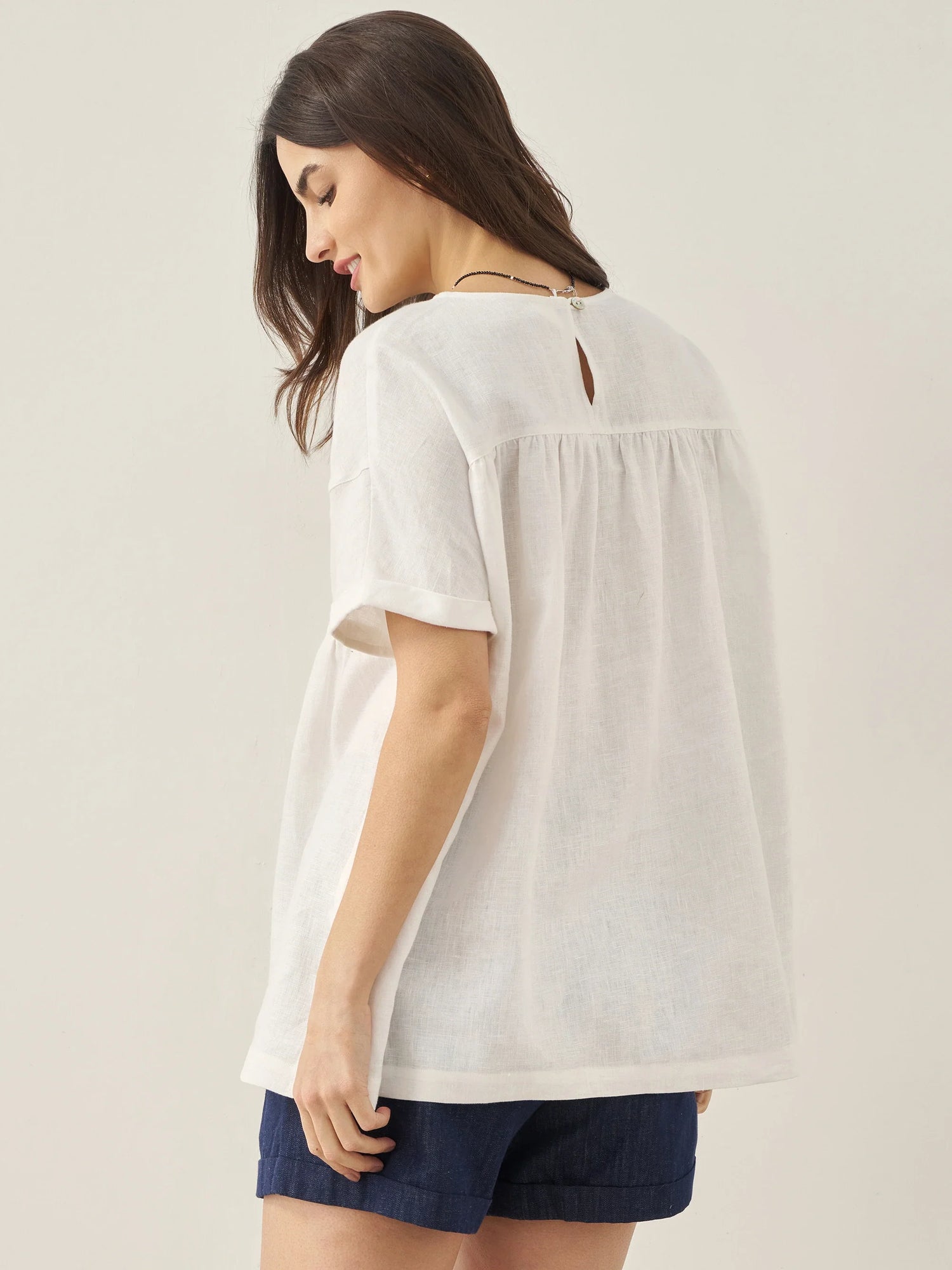 100% Linen Round Neck Pleated Pullover Top QUINLAN by LINTICO