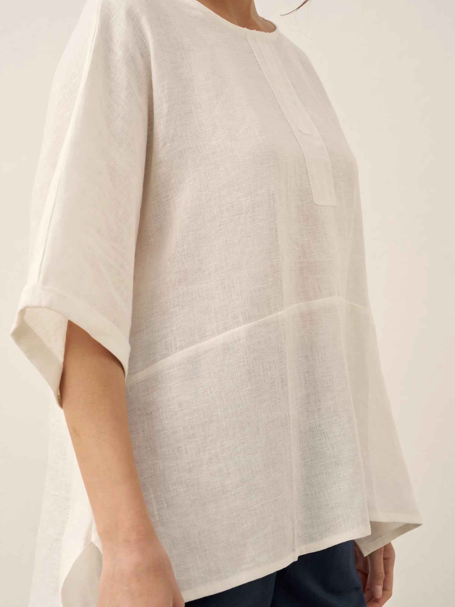 100% Linen Round Neck Mid-Sleeve Top ROBYN by LINTICO