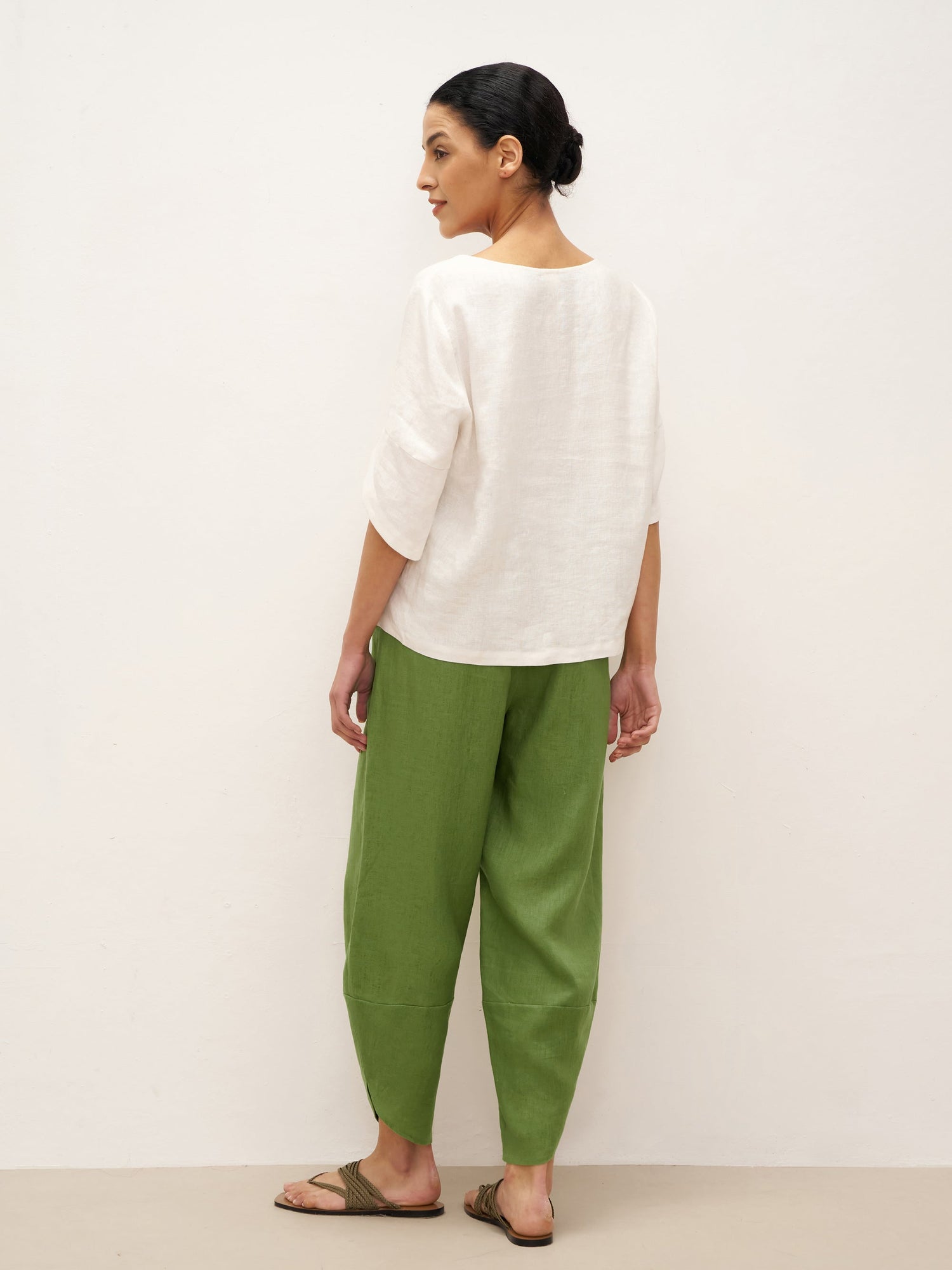 100% Linen Round Neck Petal-Sleeve Pullover LAUREL by LINTICO