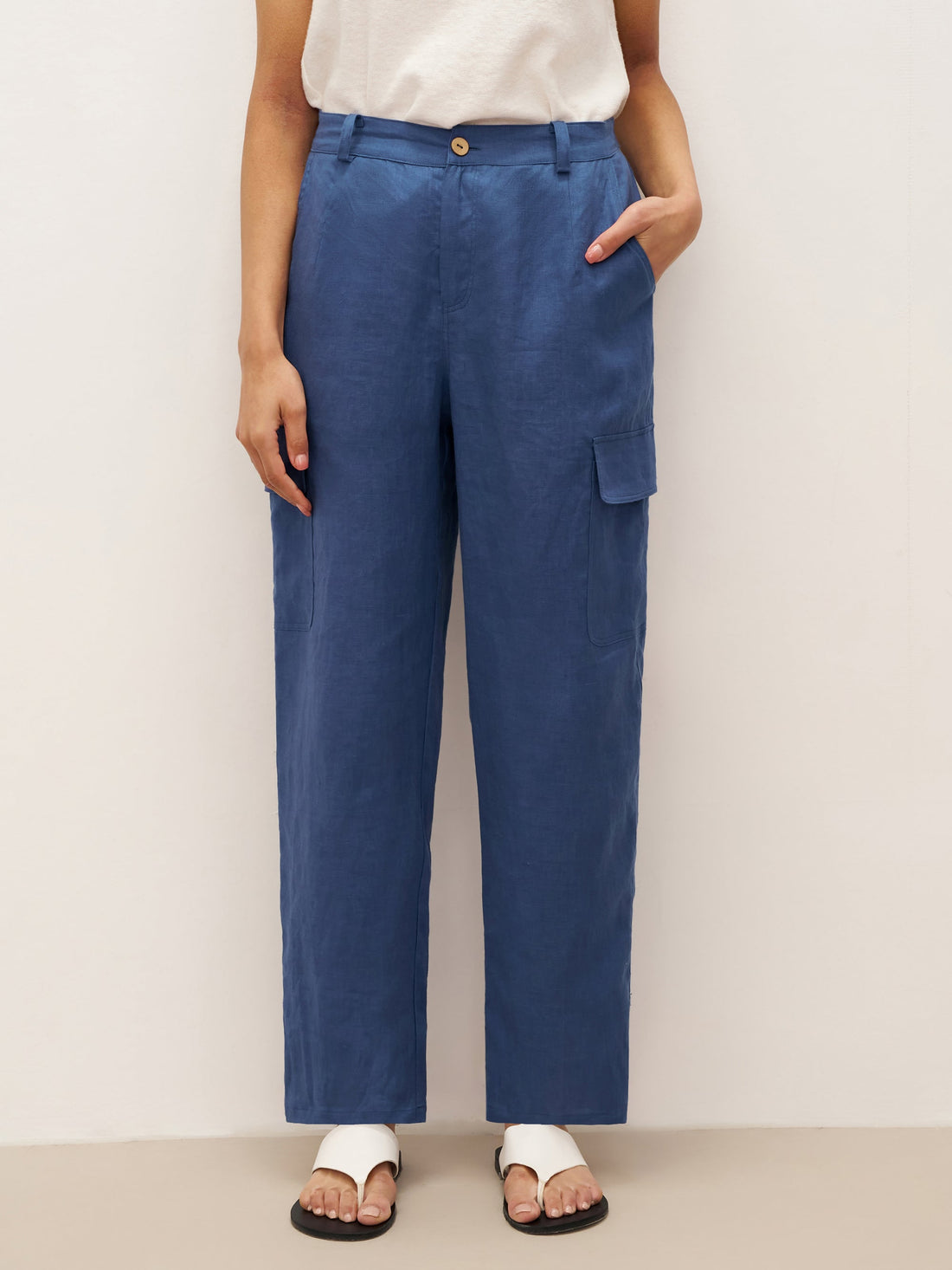 100% Linen Cargo Tapered Trousers with Patch Pockets JESSE by LINTICO