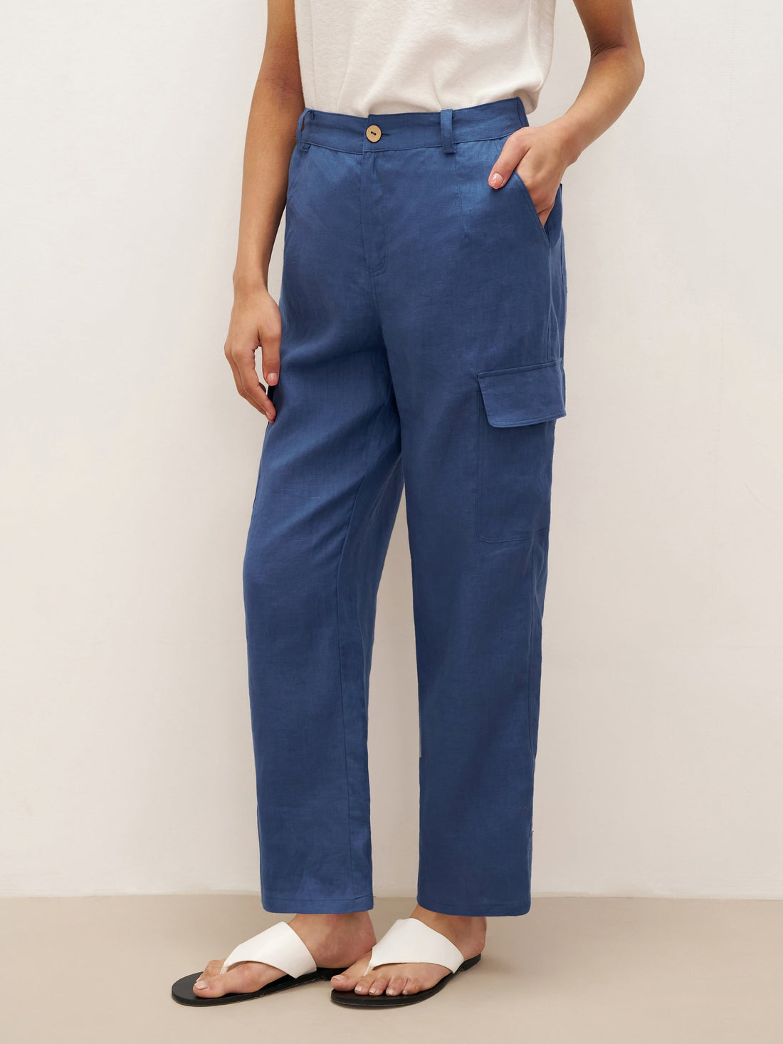 100% Linen Cargo Tapered Trousers with Patch Pockets JESSE by LINTICO