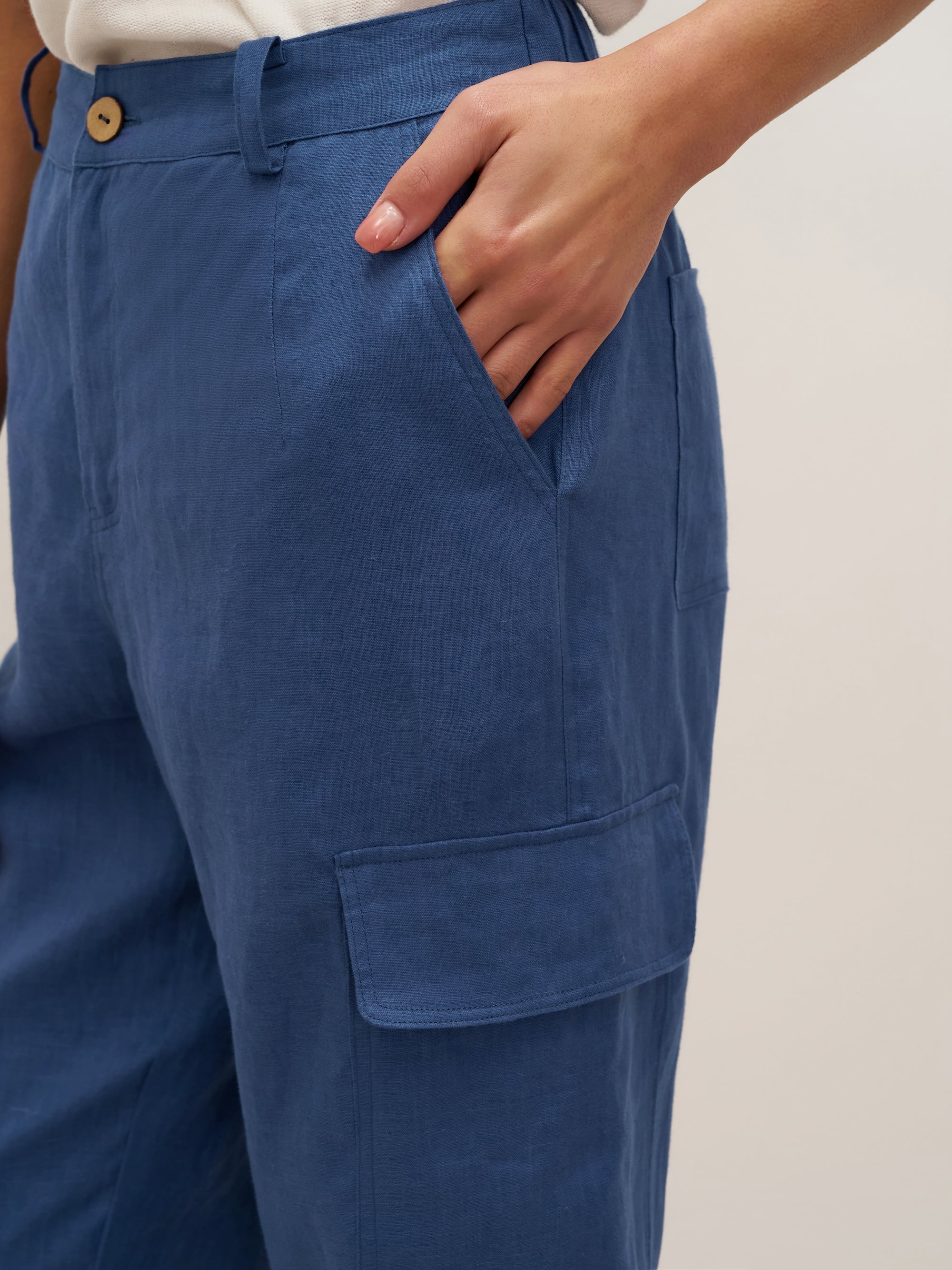 100% Linen Cargo Tapered Trousers with Patch Pockets JESSE by LINTICO