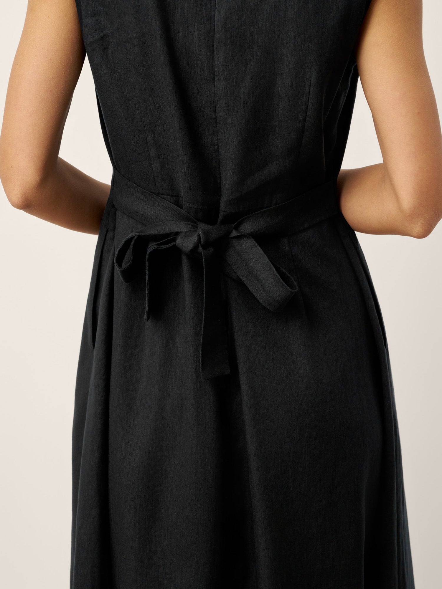 Linen-Lyocell V-Neck Sleeveless Midi Dress WILLOW by LINTICO