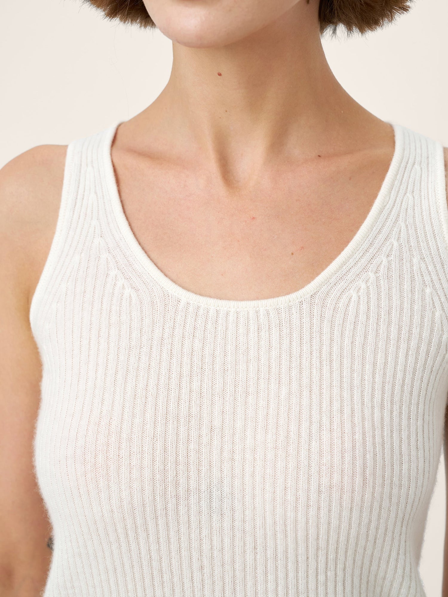 100% Mongolian Cashmere Versatile Crew Neck Tank Top VIVIANA by LINTICO