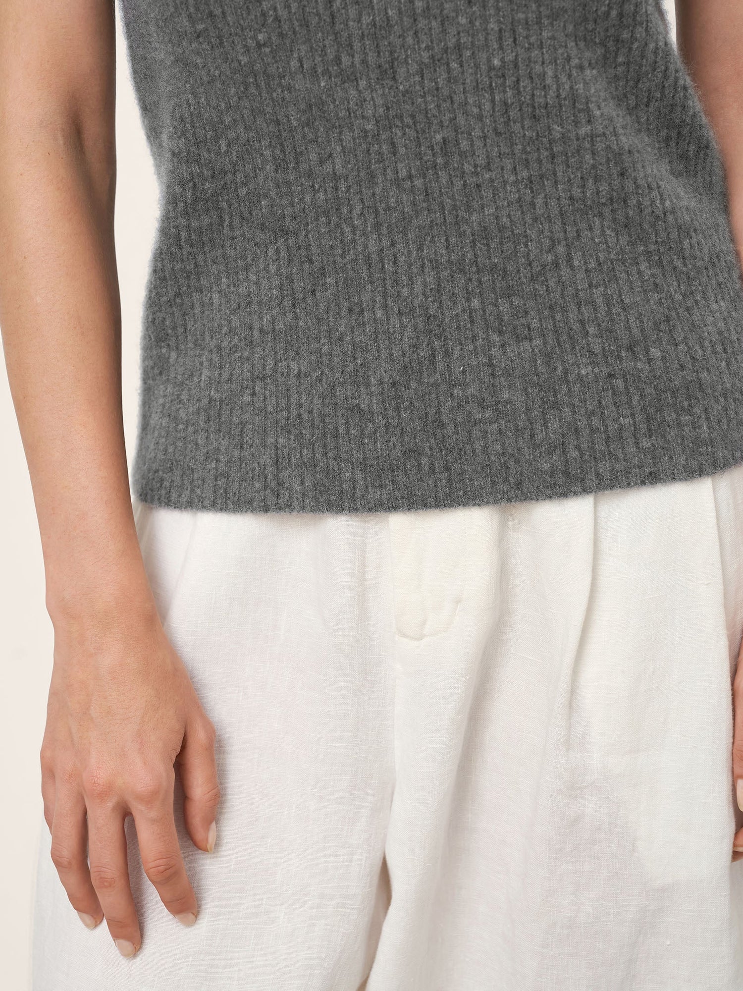 100% Mongolian Cashmere Versatile Crew Neck Tank Top VIVIANA by LINTICO