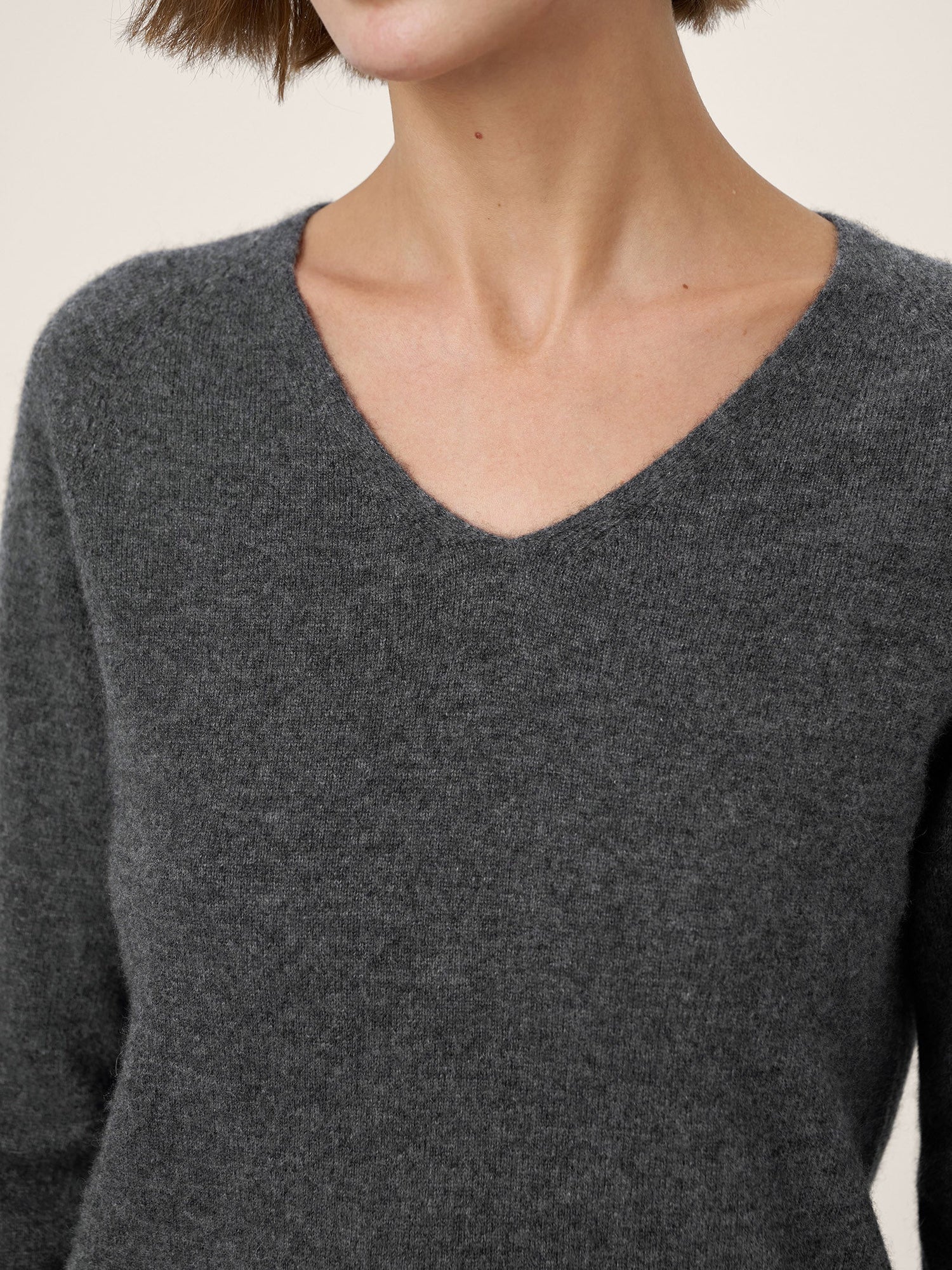 Premium Cashmere Blend Hand-Finished Seamless V-Neck Sweater SURI by LINTICO