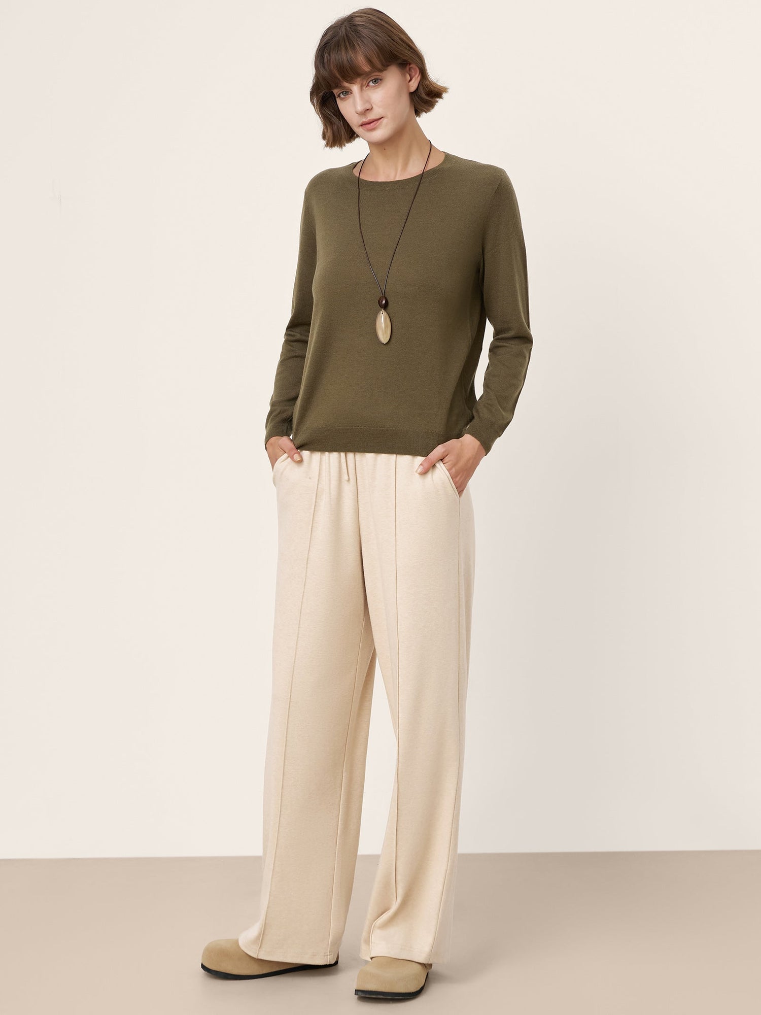 100% Extra-Fine Merino Wool Essential Crew Neck Knit Sweater BRIDGET by LINTICO