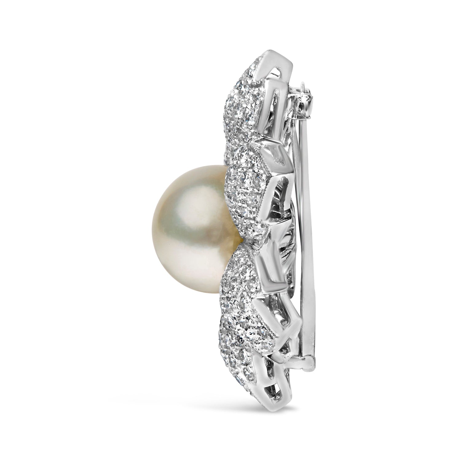 18K White Gold 2 3/4 Cttw Diamond and 12.5 MM Cultured Freshwater Pearl Floral Brooch Pin (G-H Color, VS1-VS2 Clarity) by Bids.com