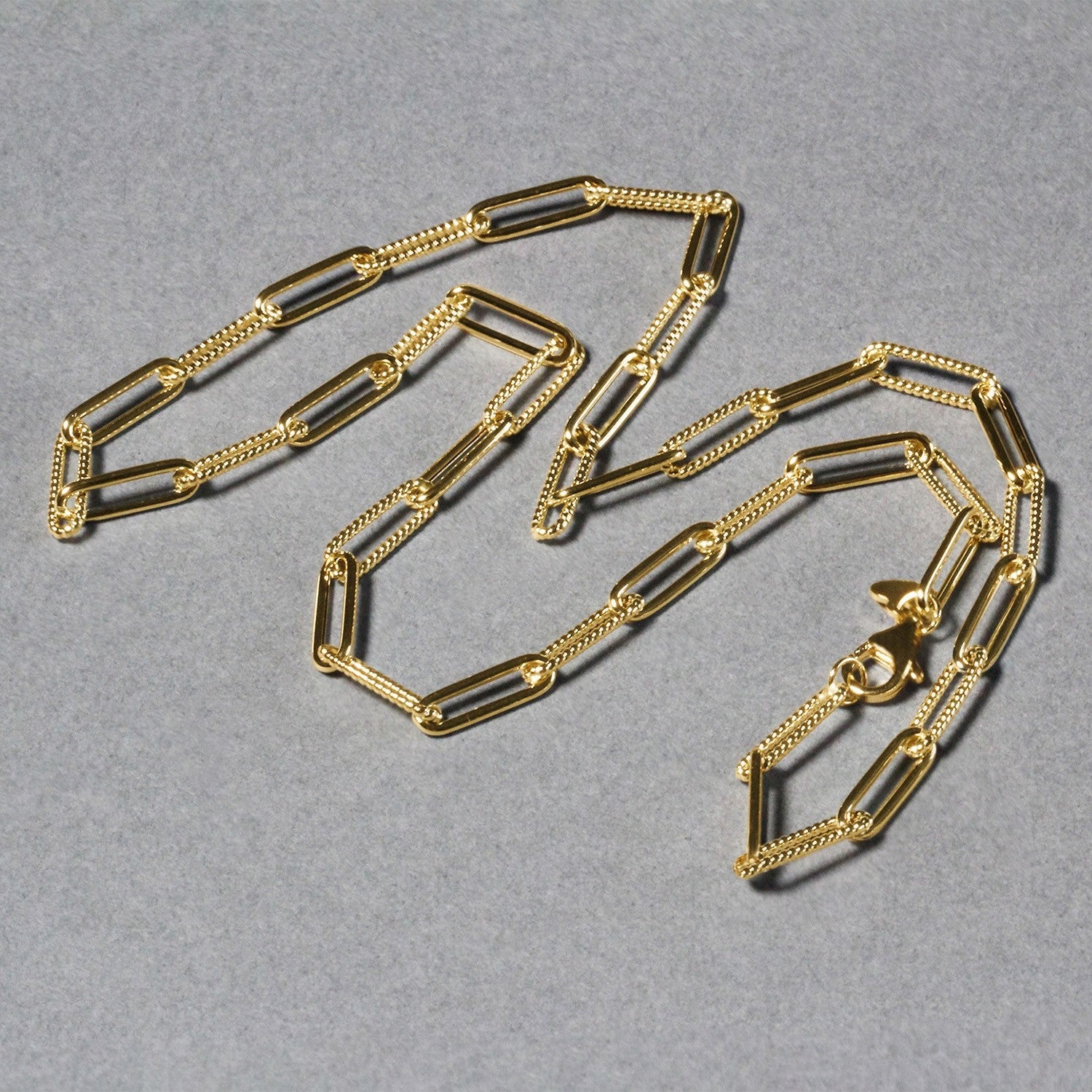 14k Yellow Gold Textured Paperclip Chain (3.5mm) by Bids.com