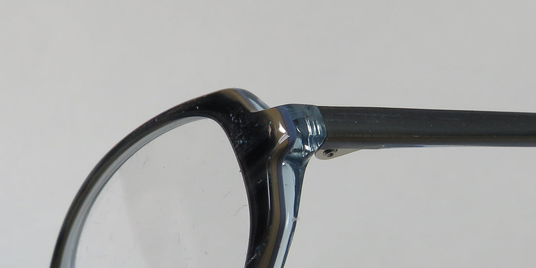 Vera Wang V009 Eyeglasses by ModaFrames
