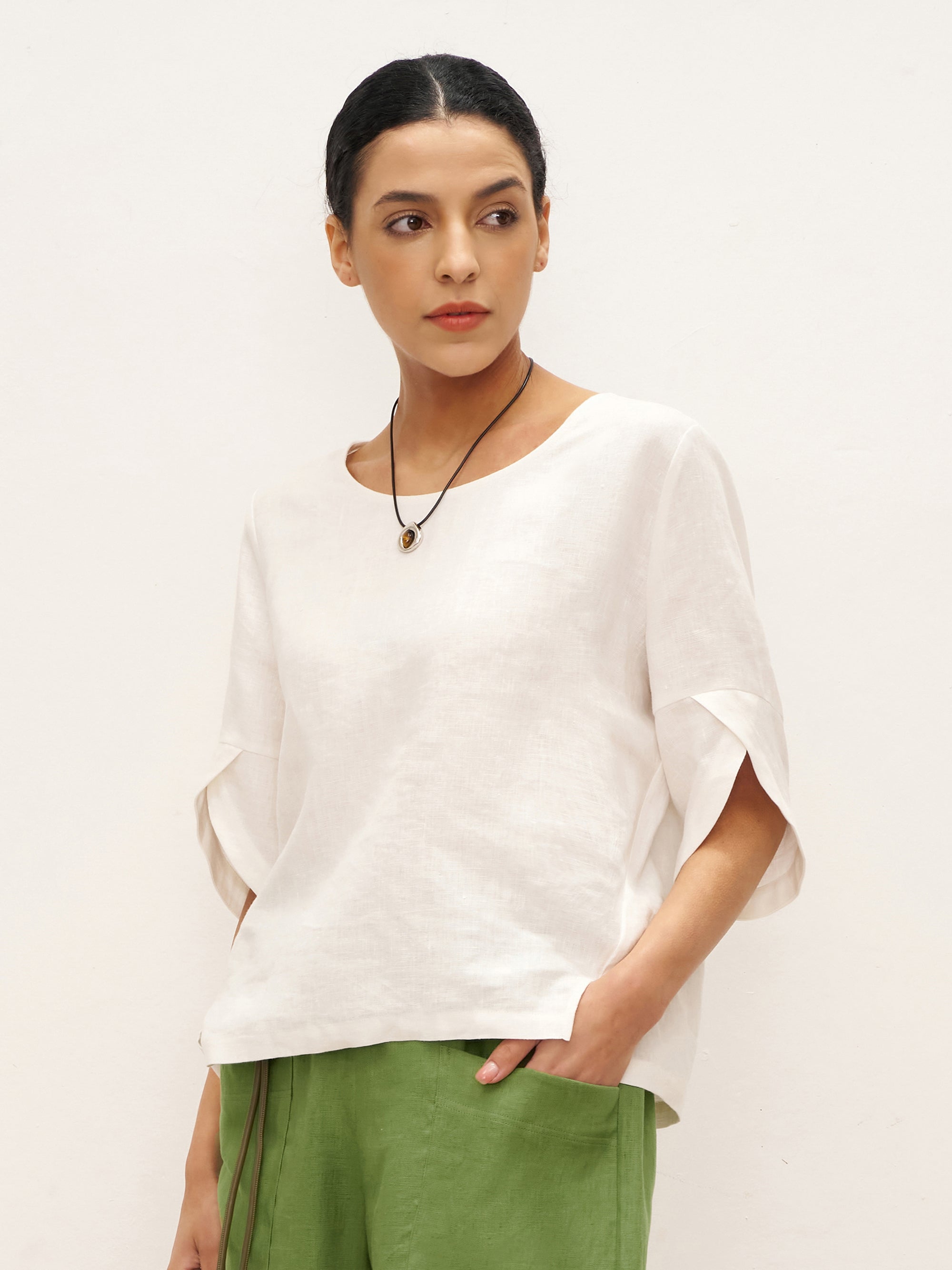 100% Linen Round Neck Petal-Sleeve Pullover LAUREL by LINTICO