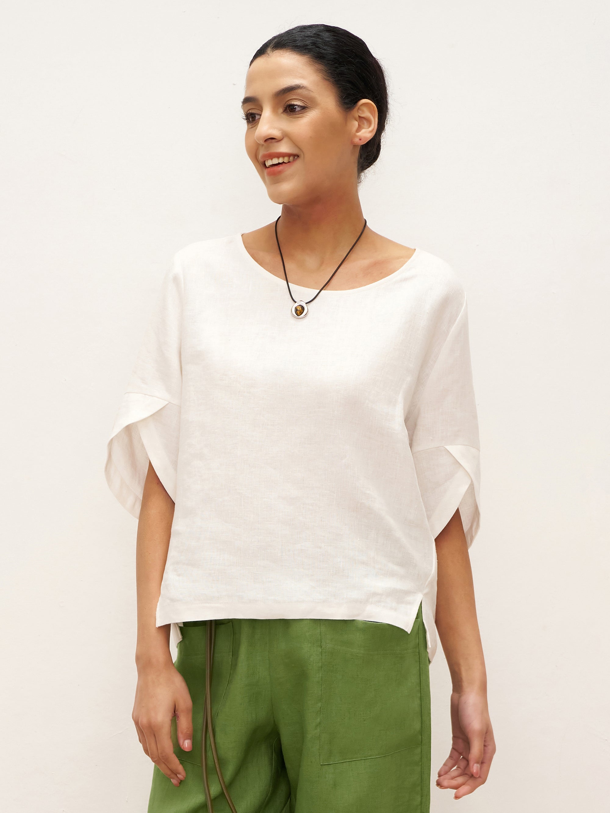 100% Linen Round Neck Petal-Sleeve Pullover LAUREL by LINTICO