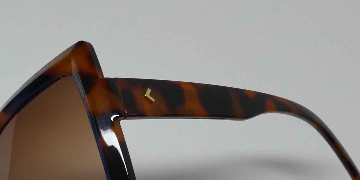 Kendall + Kylie Kk5157 Casey Sunglasses