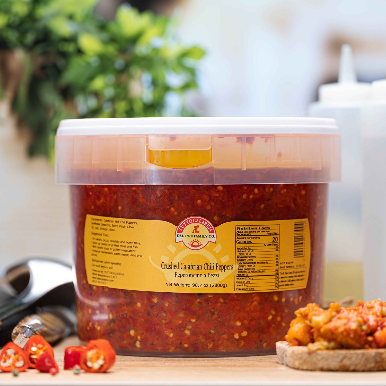 TuttoCalabria Crushed Calabrian Chili Peppers – 98.7 oz (2.8 kg) Tub