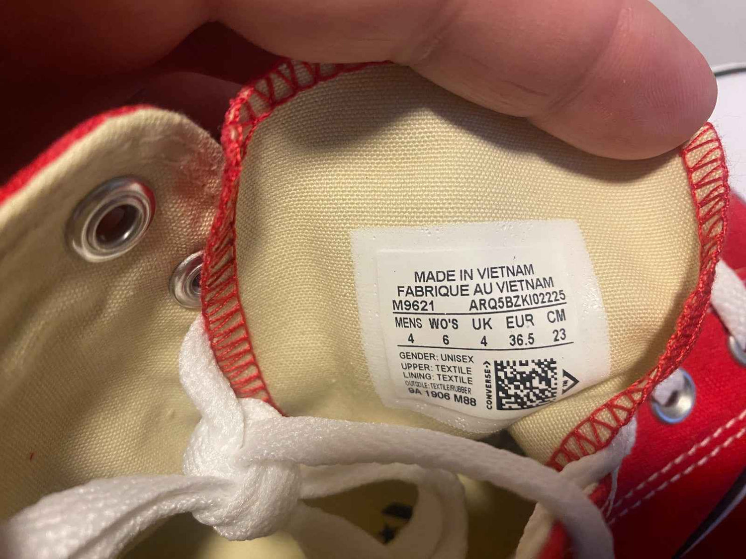 *NEW* Unisex CONVERSE Chuck Taylor ALL STAR HIGH TOP Red (M9621) Size 4 Men