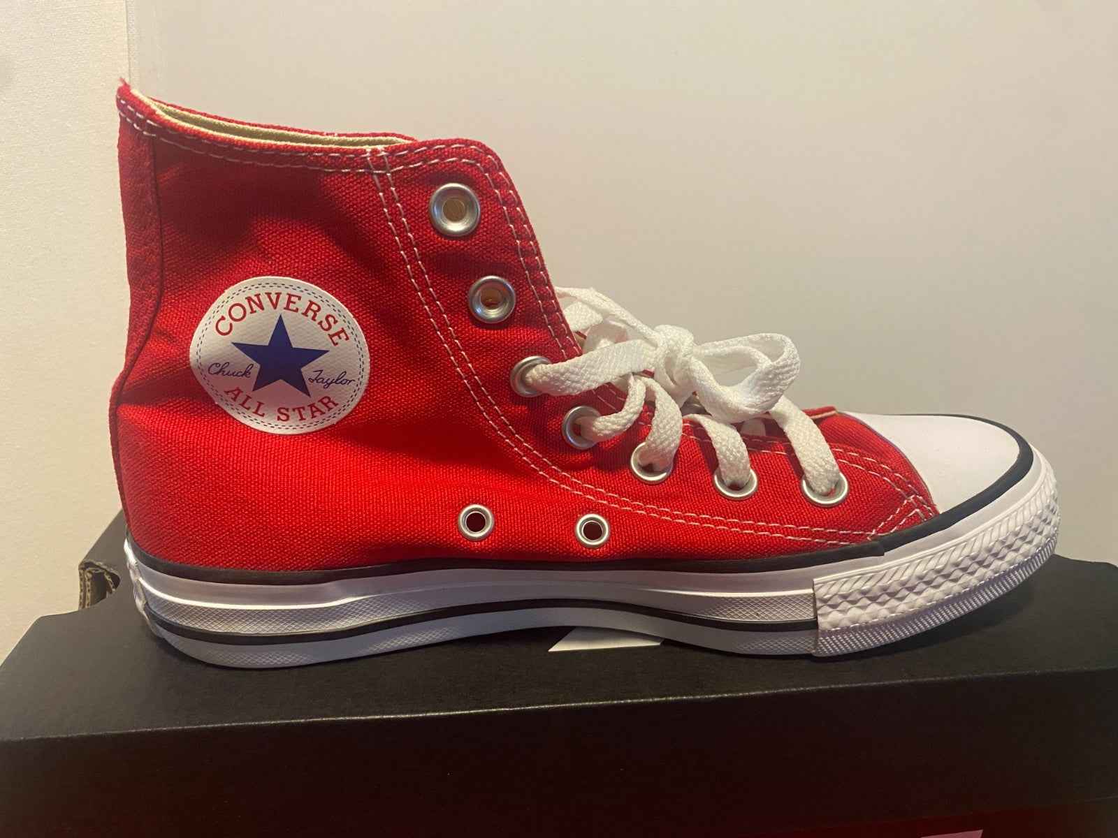 *NEW* Unisex CONVERSE Chuck Taylor ALL STAR HIGH TOP Red (M9621) Size 4 Men