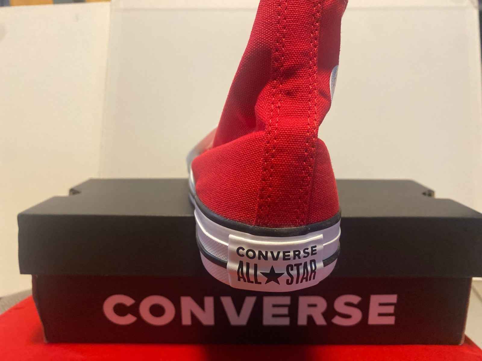 *NEW* Unisex CONVERSE Chuck Taylor ALL STAR HIGH TOP Red (M9621) Size 4 Men