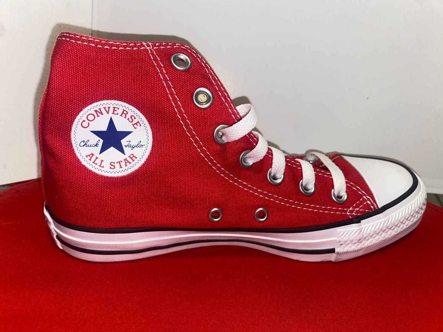 *NEW* Unisex CONVERSE Chuck Taylor ALL STAR HIGH TOP Red (M9621) Size 4 Men