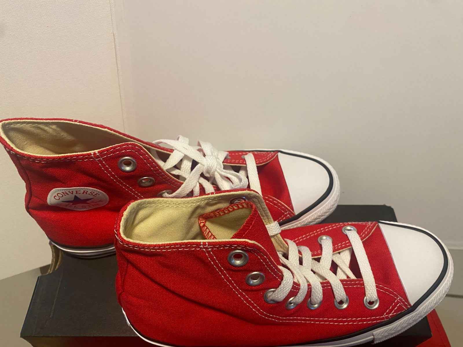 *NEW* Unisex CONVERSE Chuck Taylor ALL STAR HIGH TOP Red (M9621) Size 4 Men