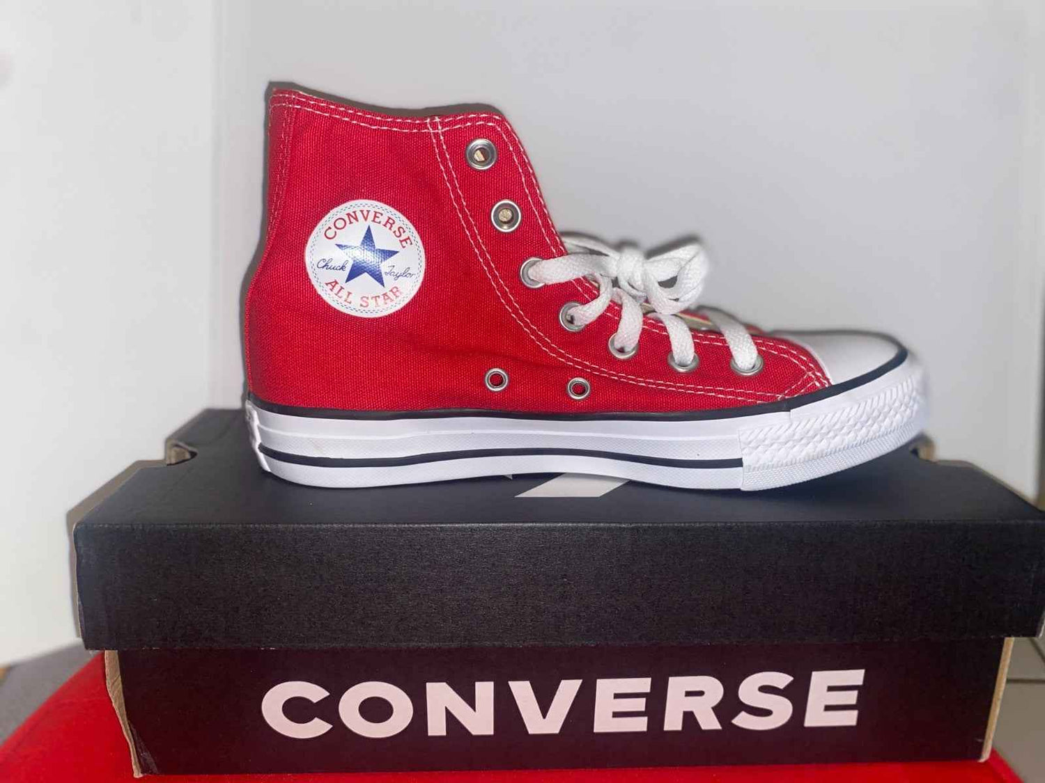 *NEW* Unisex CONVERSE Chuck Taylor ALL STAR HIGH TOP Red (M9621) Size 4 Men