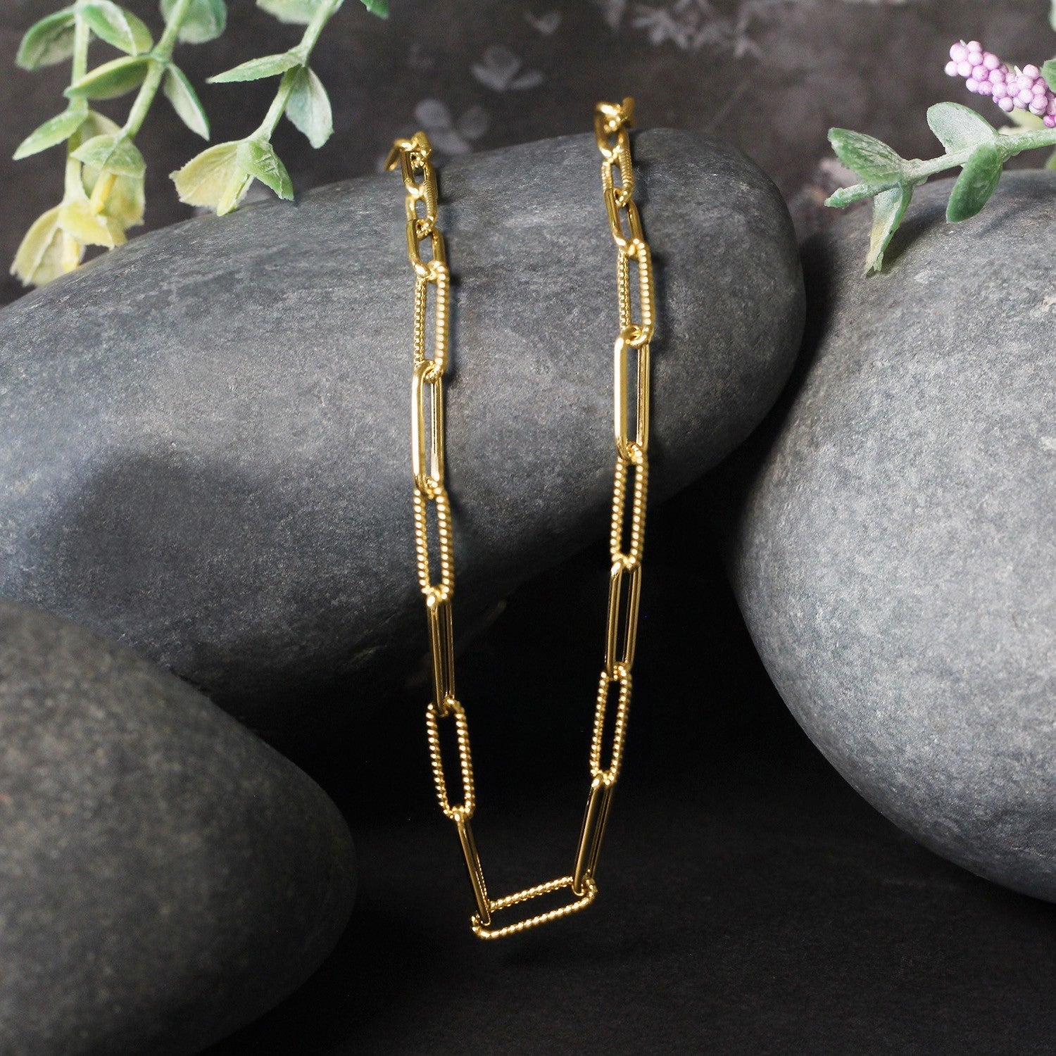 14k Yellow Gold Textured Paperclip Chain (3.5mm) by Bids.com