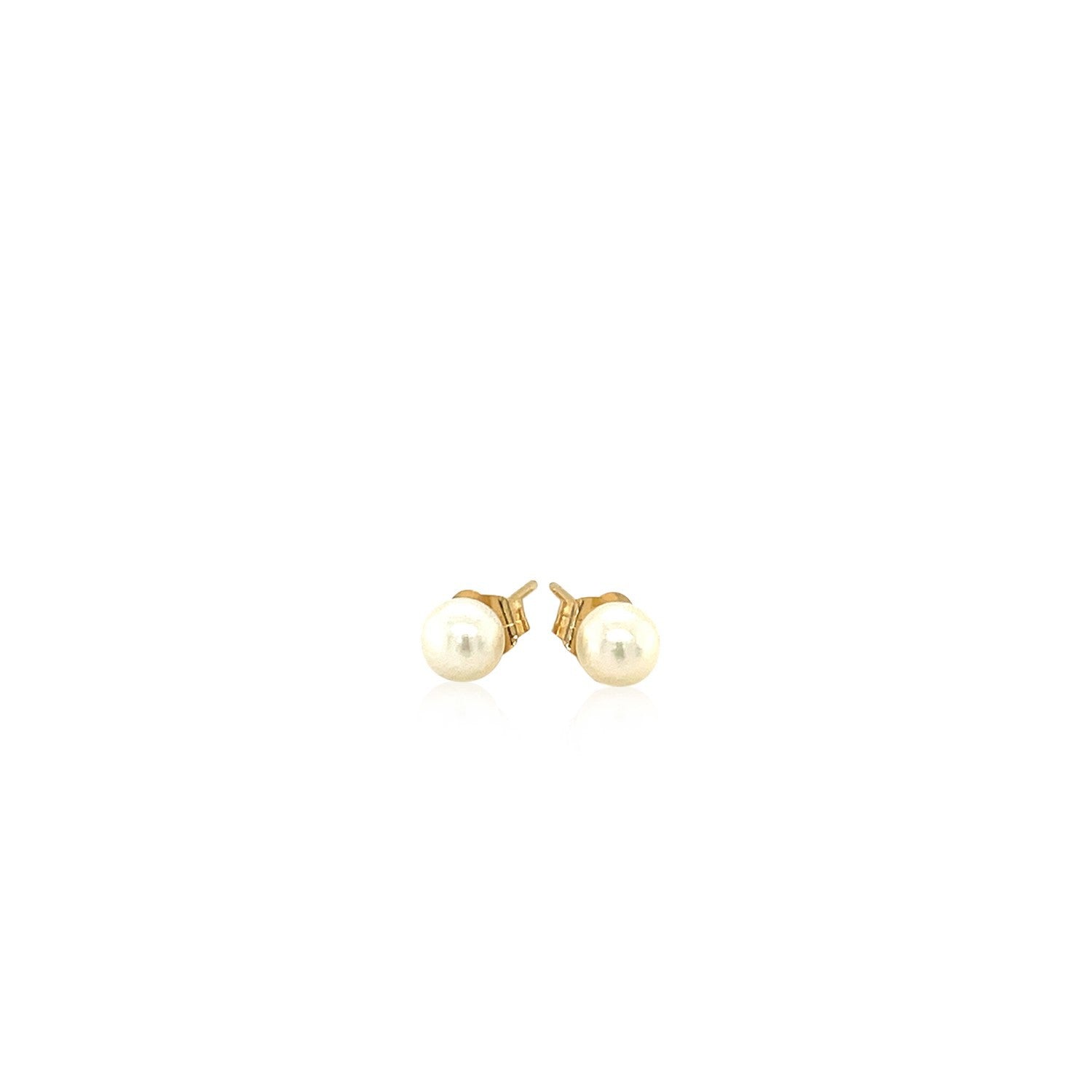 14k Yellow Gold Freshwater Cultured White Pearl Stud Earrings (4.0 mm) by Bids.com
