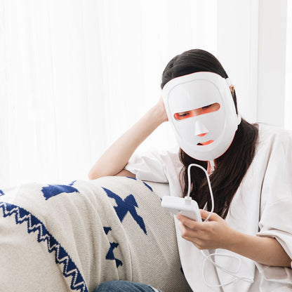 Eco Face Platinum LED Mask Pearl White - 7-Color Light Therapy for Anti-Aging & Skin Rejuvenation - DestGlow