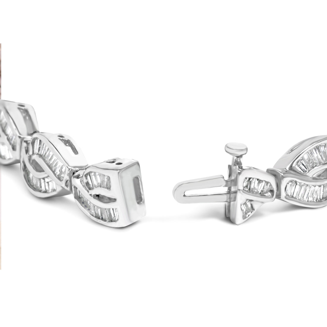 14K White Gold 2.00 Cttw Channel Set Baguette Diamond Vintage Style Link Bracelet (G-H Color, SI1-SI2 Clarity) - 7.25" by Bids.com