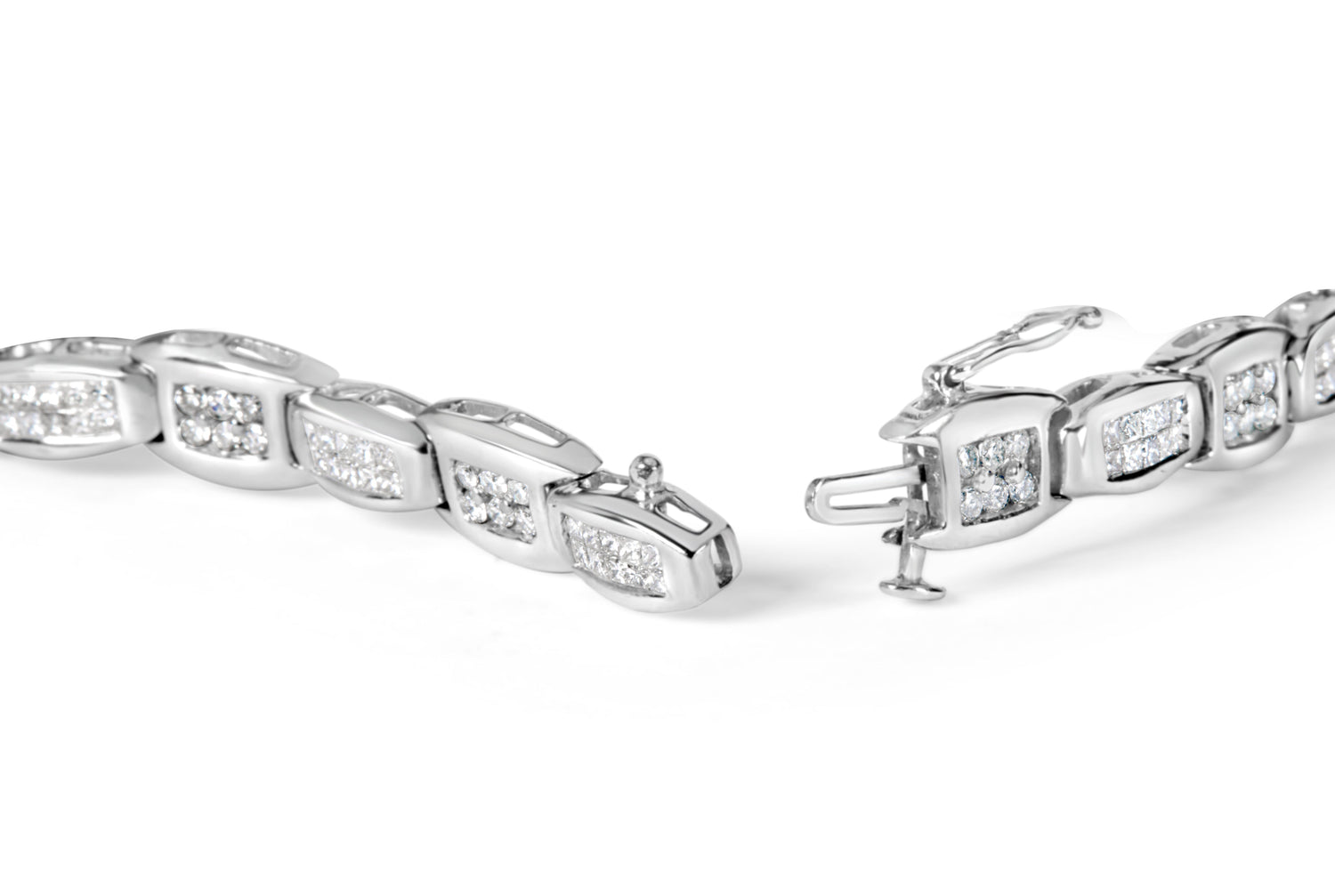 14K White Gold 2-1/2 Cttw Round-Brilliant &amp; Baguette Cut Diamond 7" Alternating Flared Links Tennis Bracelet (H-I Color, SI1-SI2 Clarity) by Bids.com