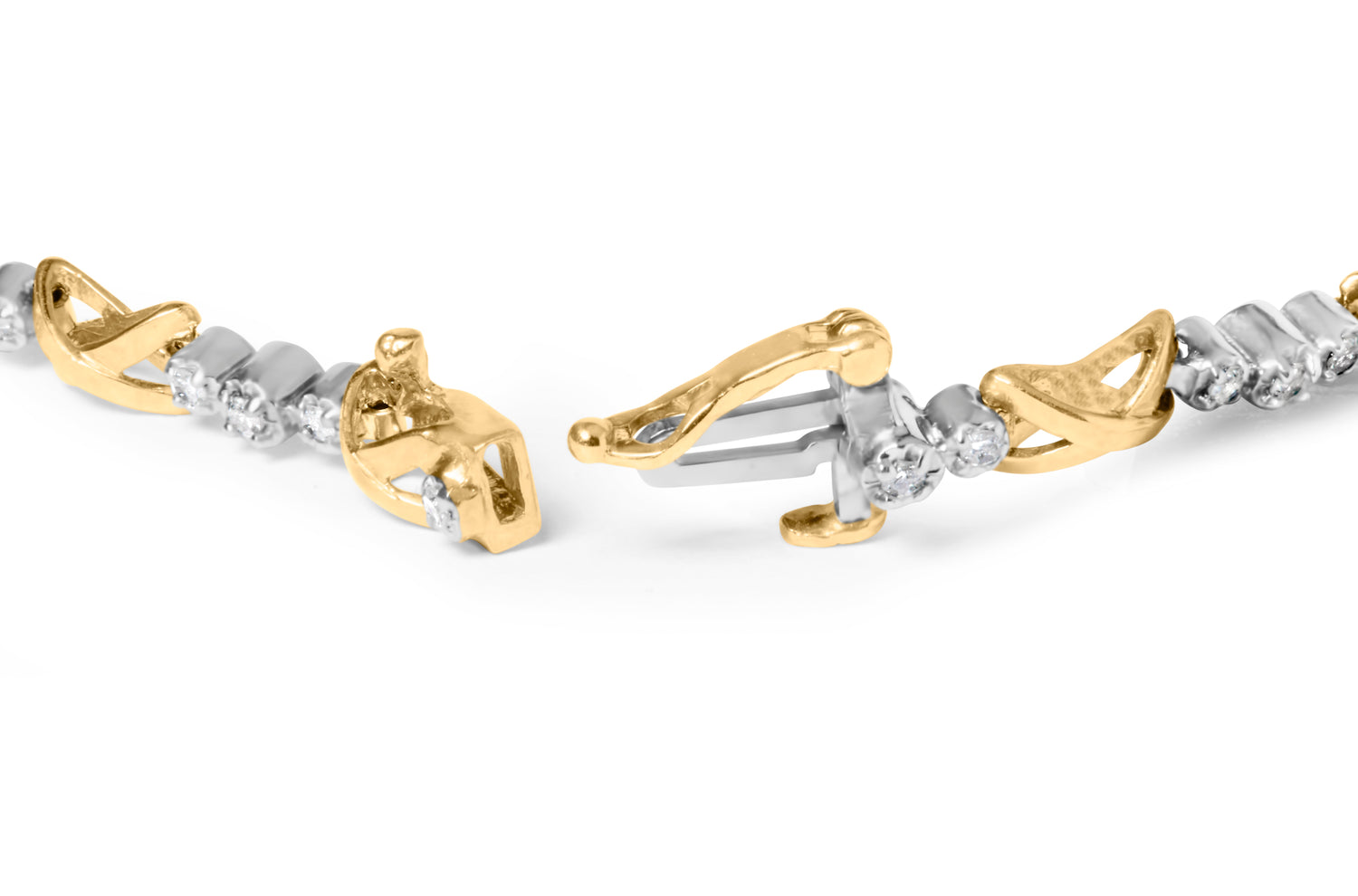 10K Two-Tone Gold 1/2 Cttw Diamond Alternating 3 Stone and X-Link 7" Bracelet (I-J Color, I2-I3 Clarity) by Bids.com